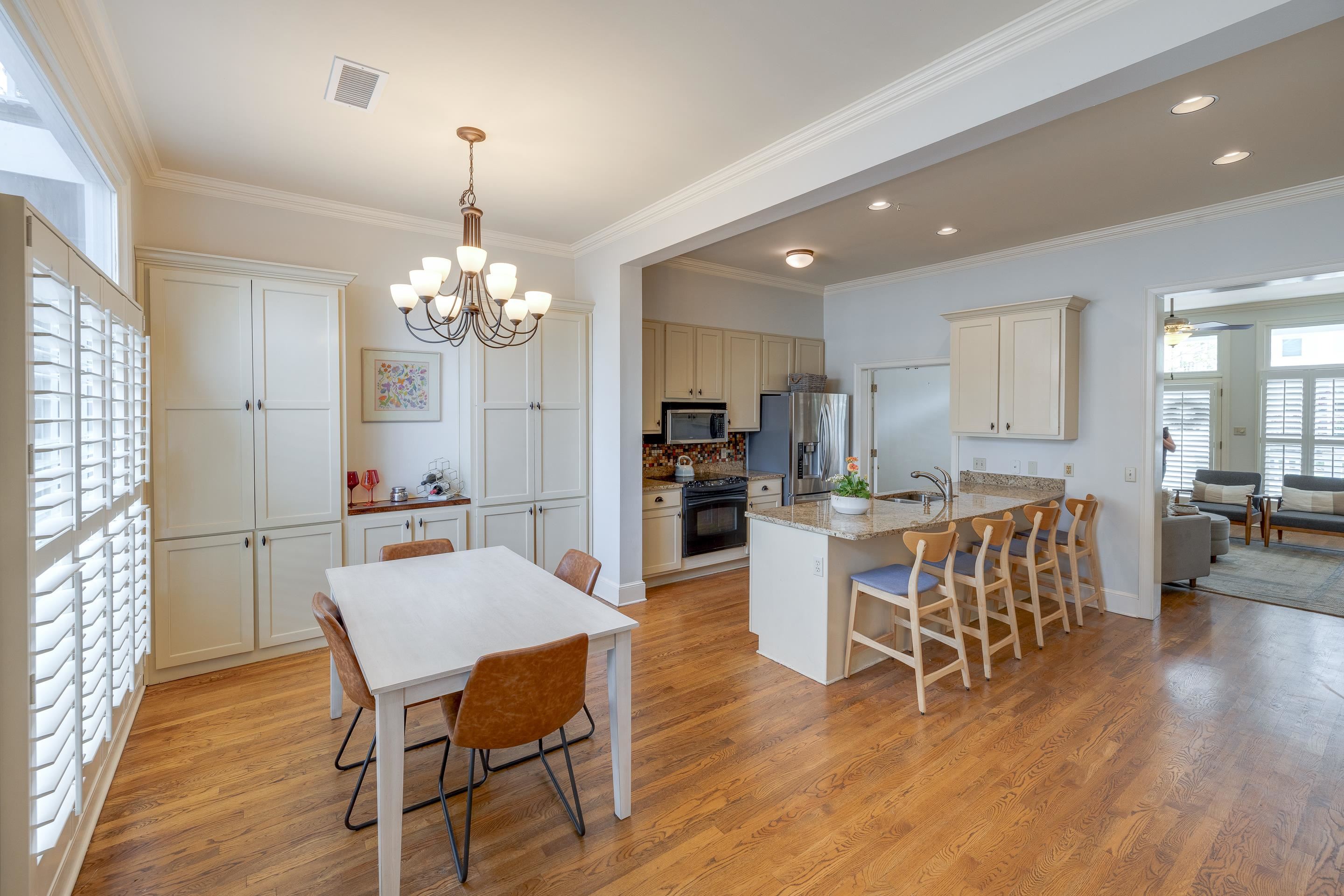 925 HARBOR VIEW DR