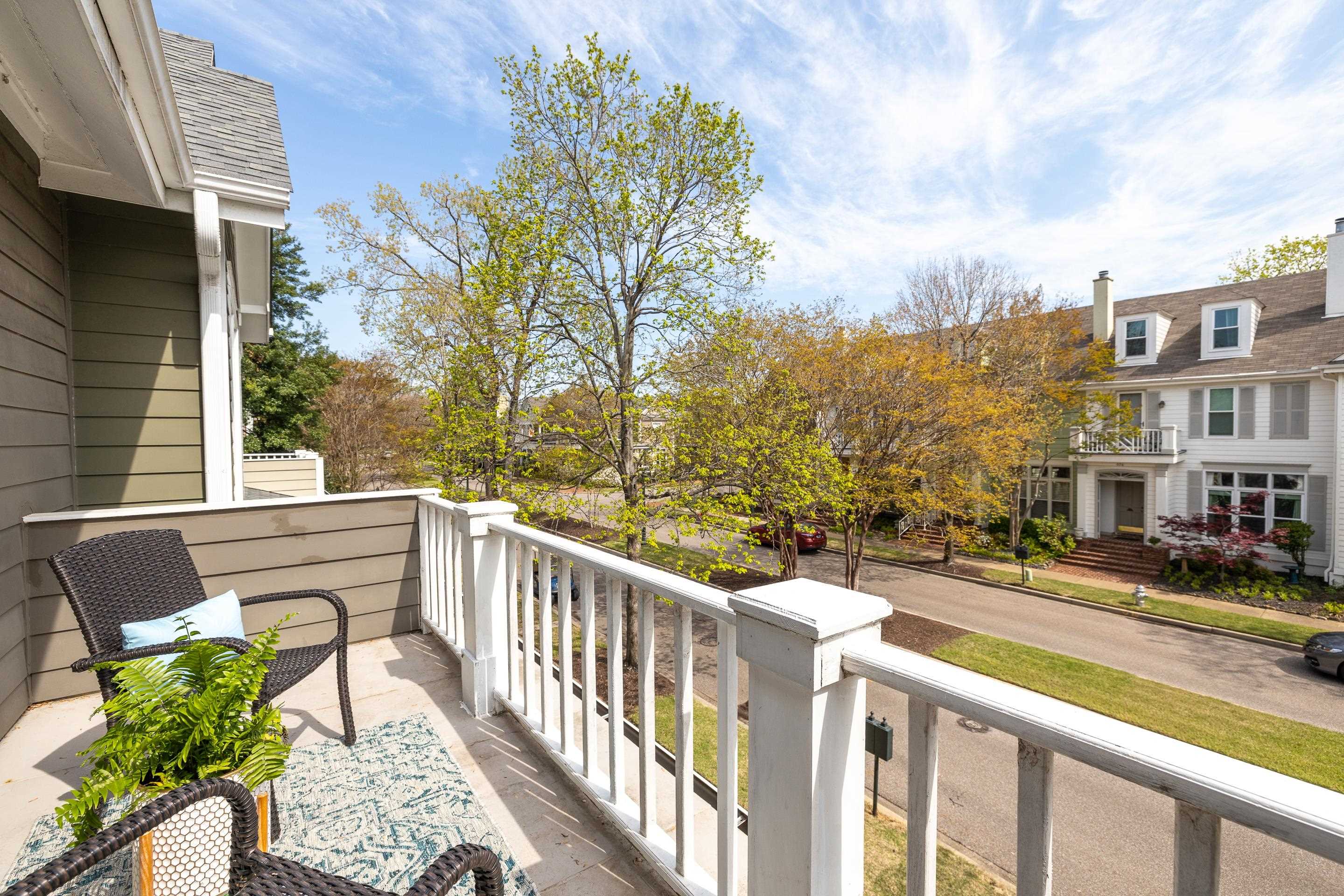 925 HARBOR VIEW DR