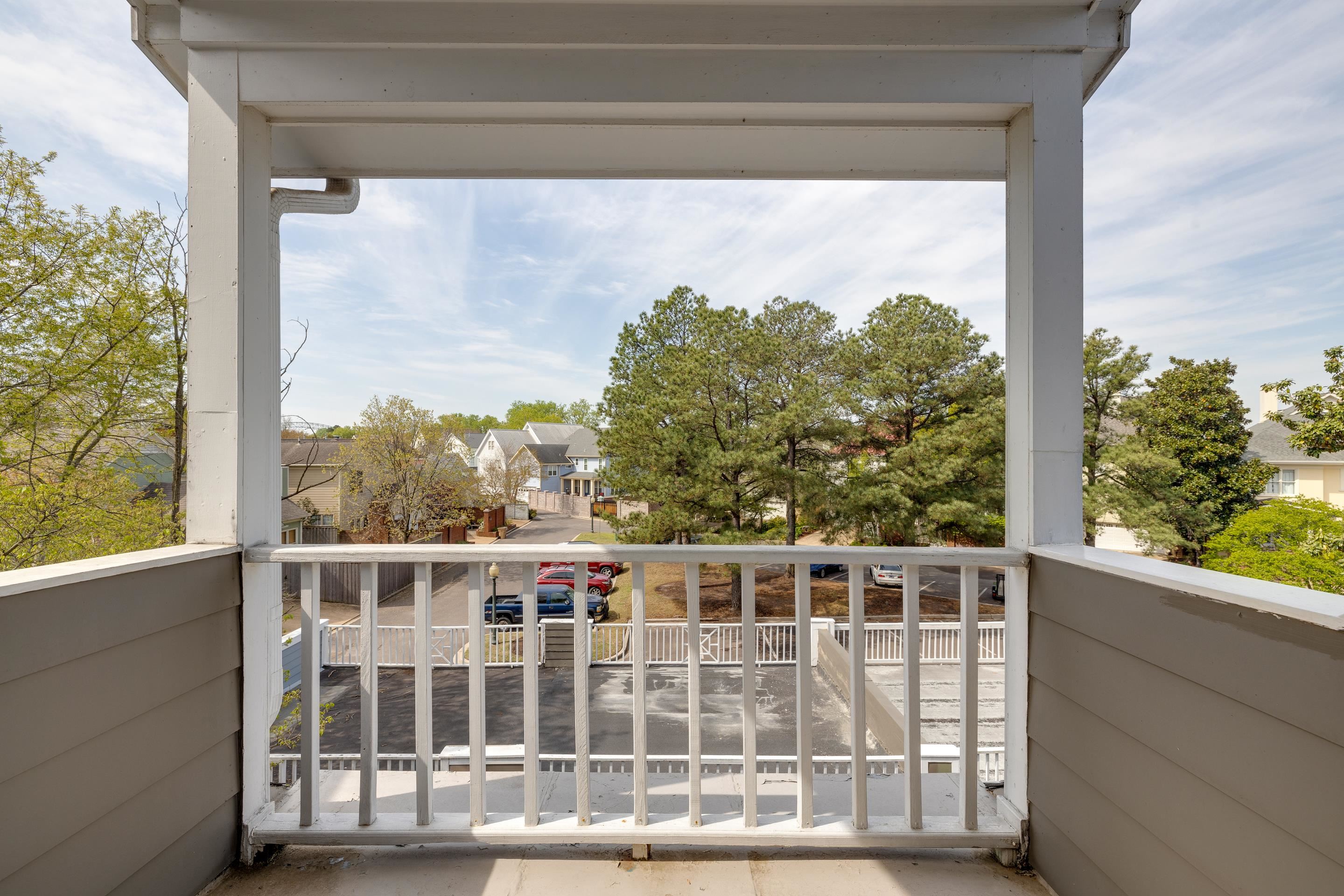 925 HARBOR VIEW DR