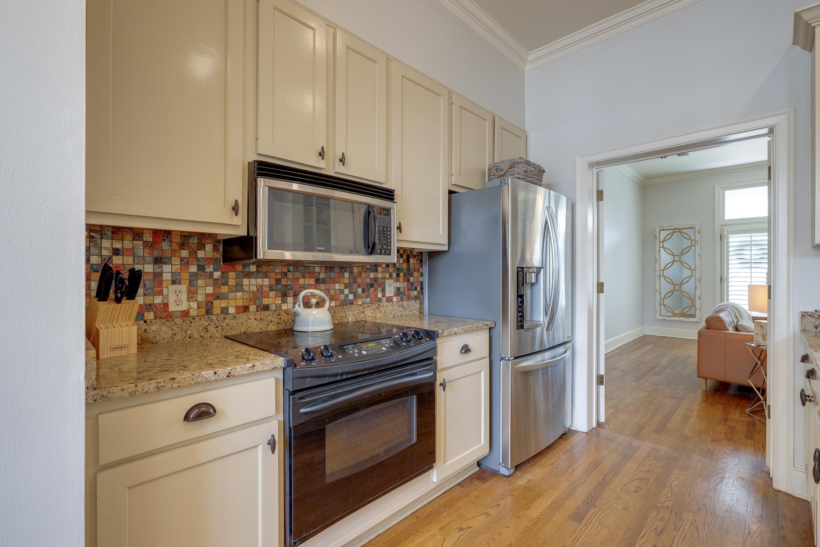 925 HARBOR VIEW DR