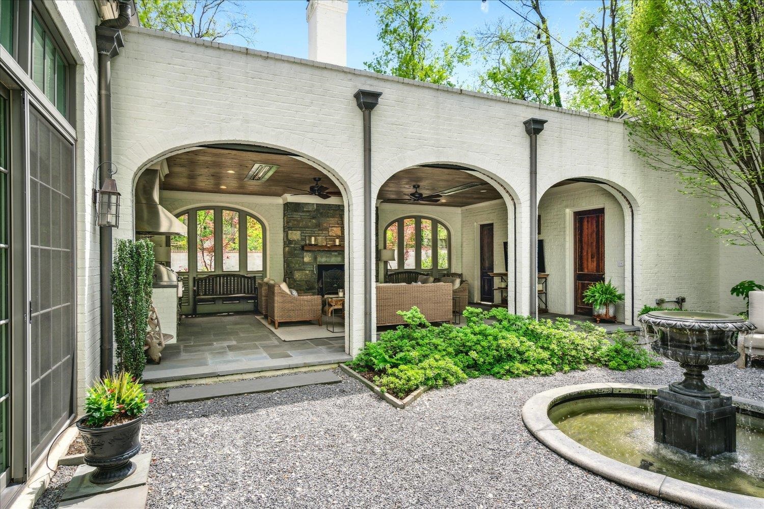 19 BELLEAIR DR