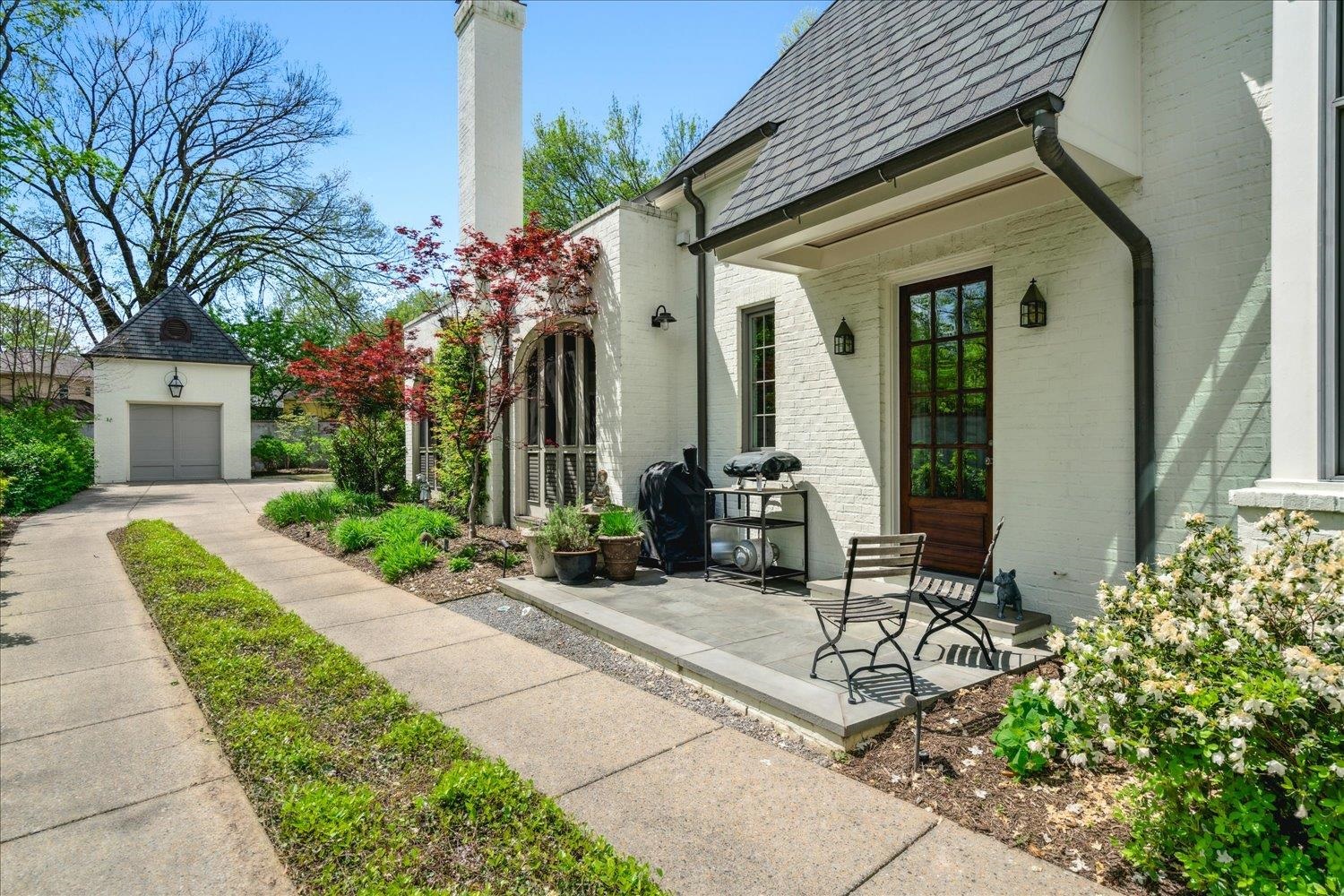 19 BELLEAIR DR