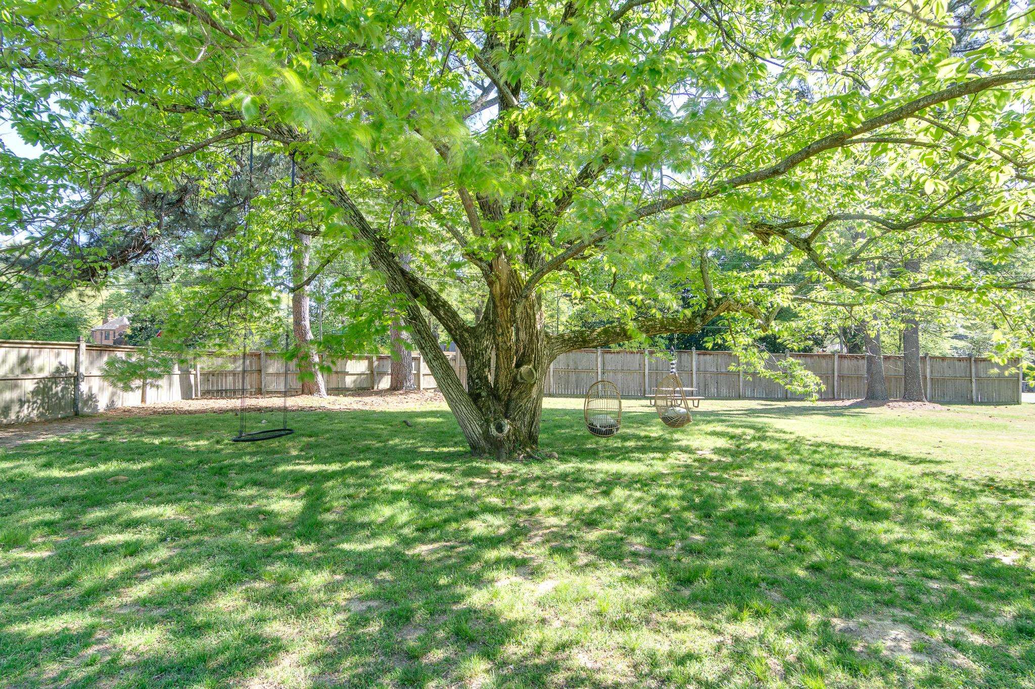 15 WOOD GROVE RD