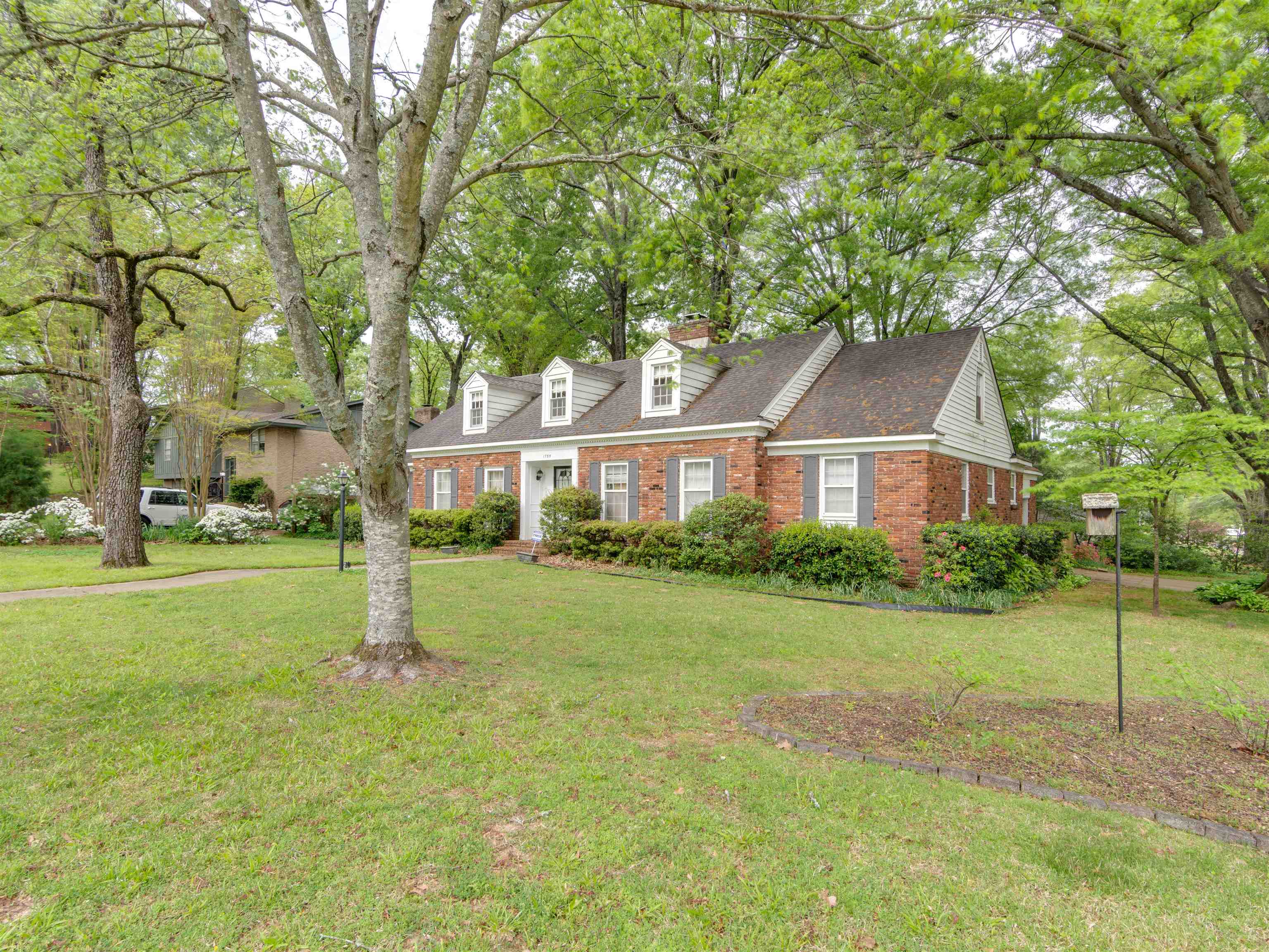 1755 POPLAR ESTATES PKY