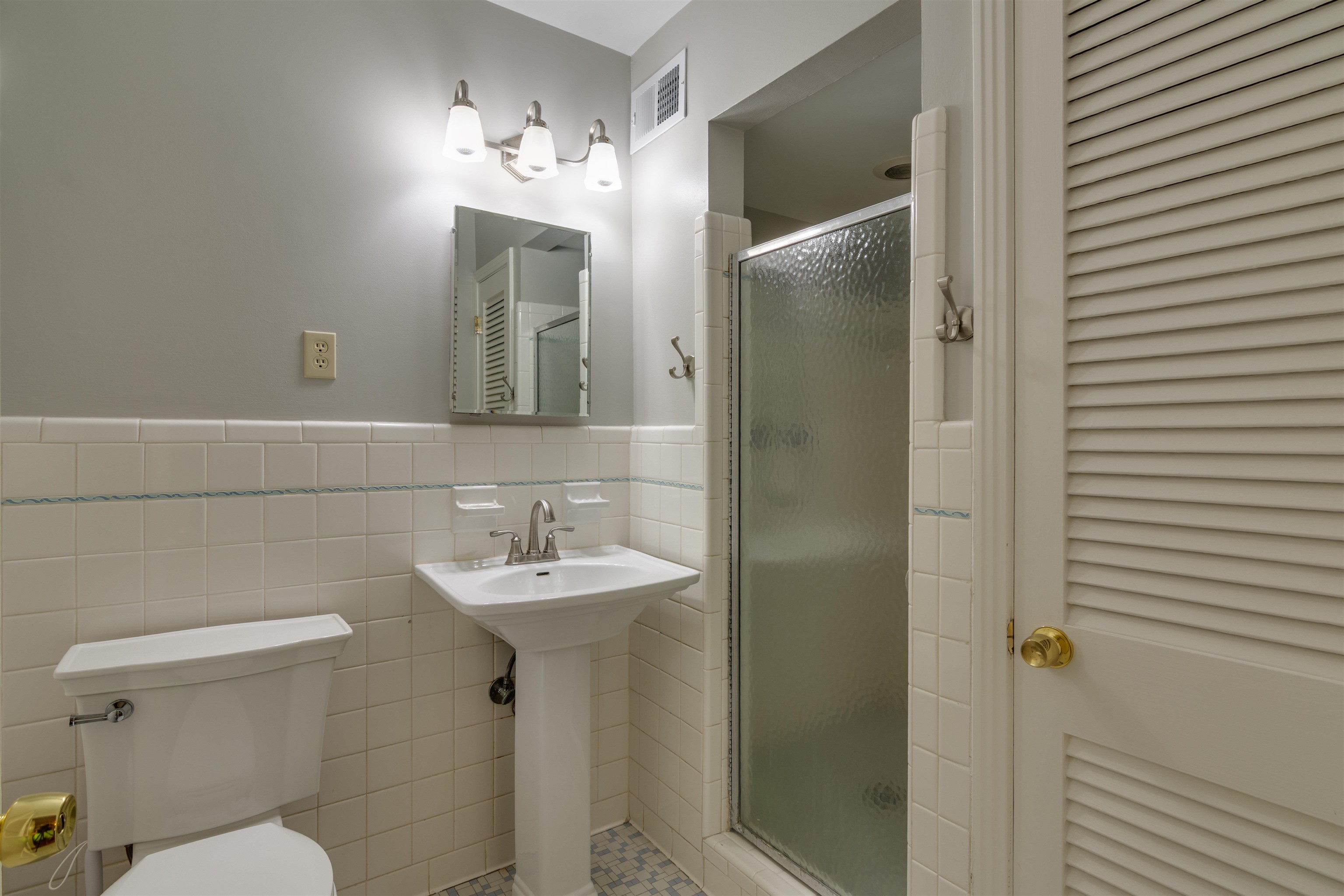 1755 POPLAR ESTATES PKY