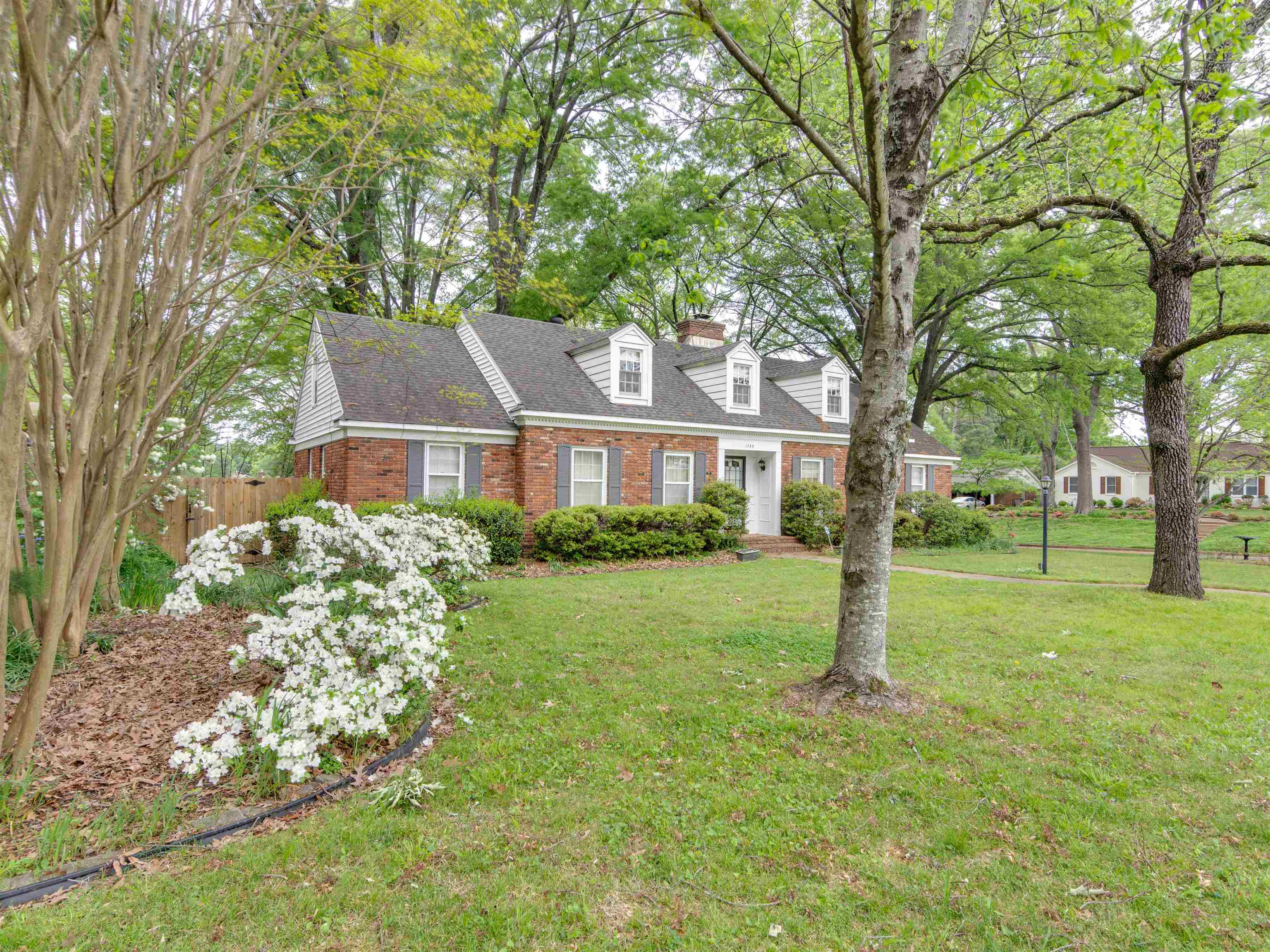 1755 POPLAR ESTATES PKY