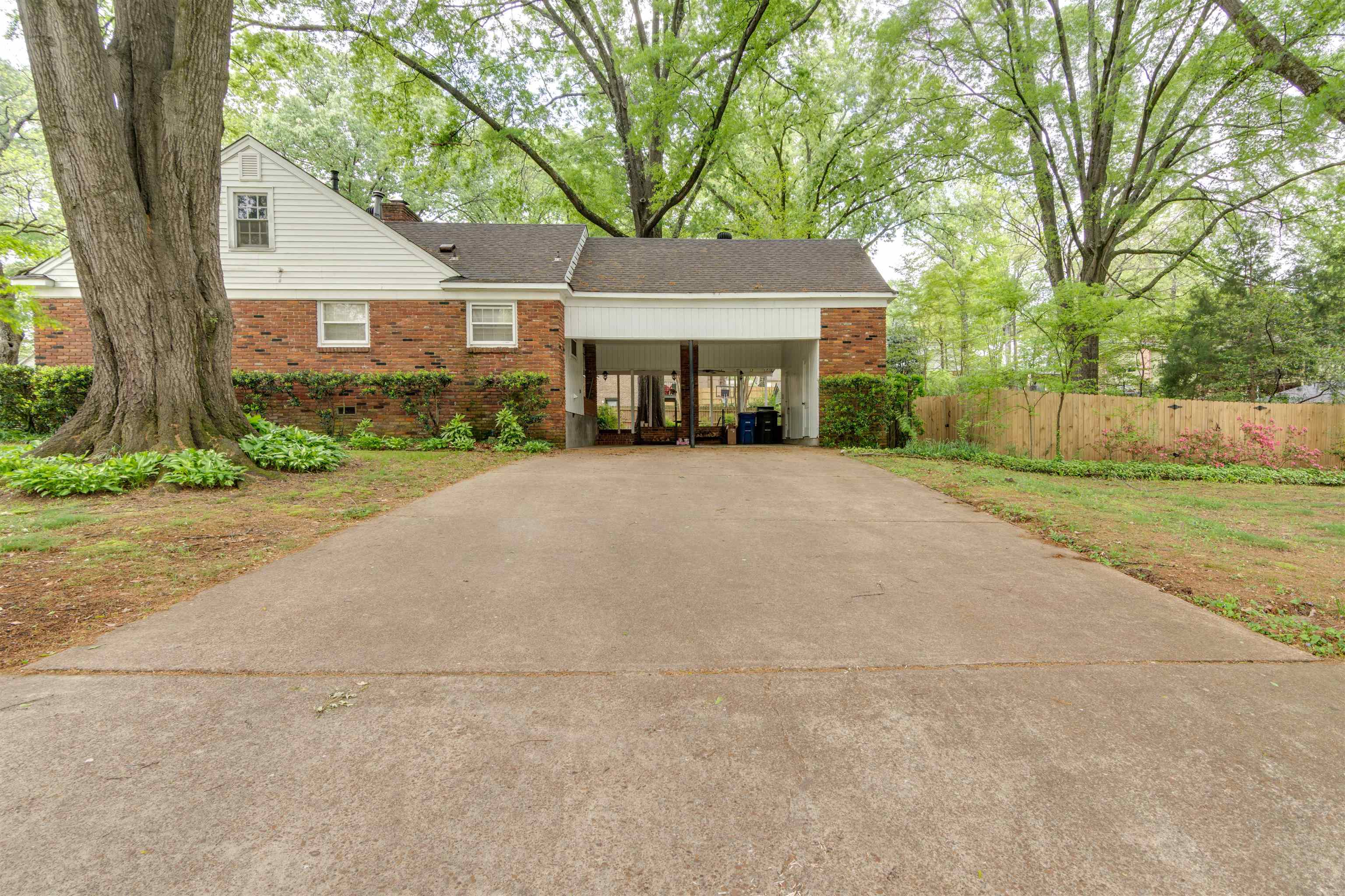 1755 POPLAR ESTATES PKY