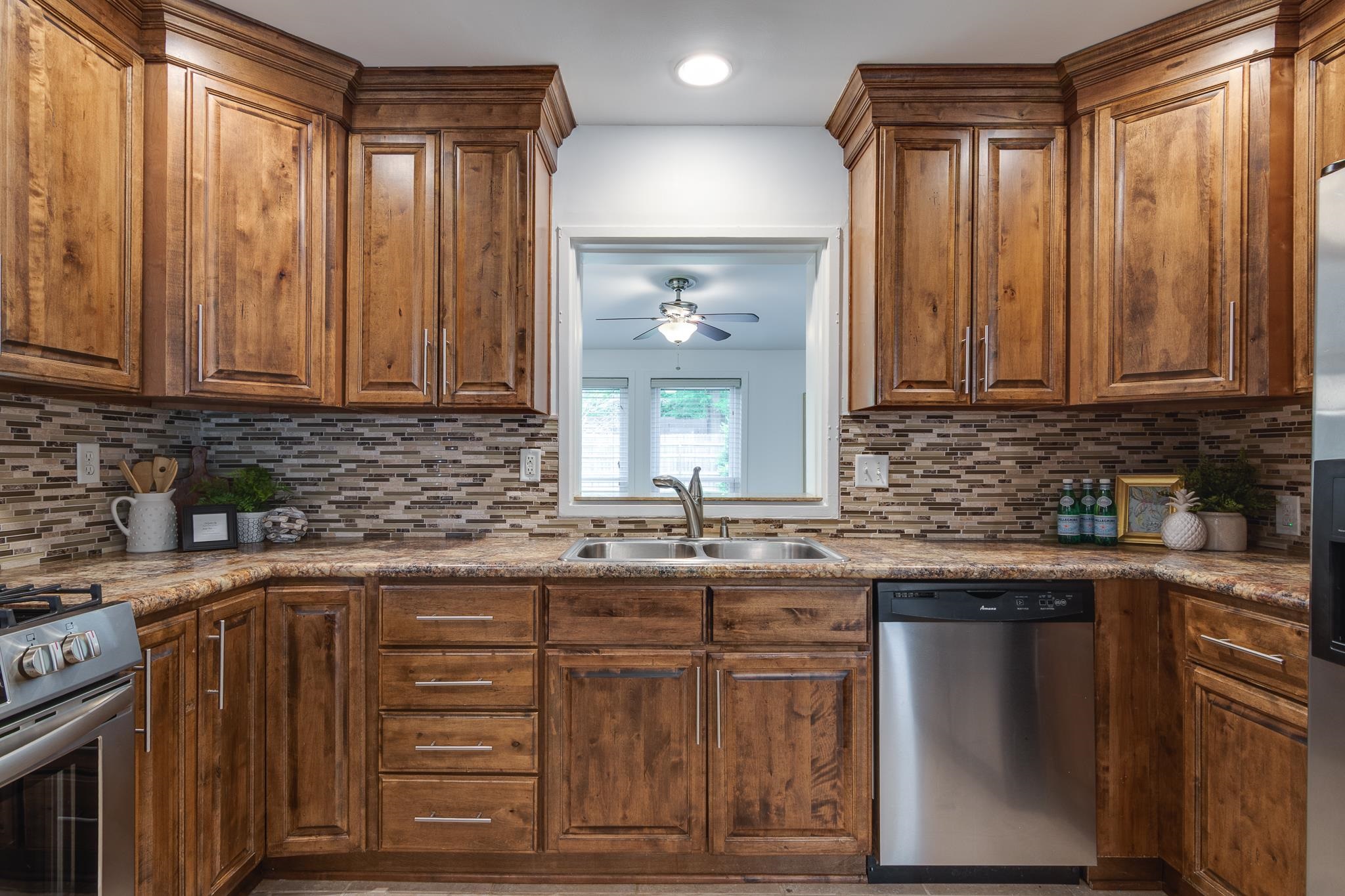 4460 CHARLESWOOD AVE