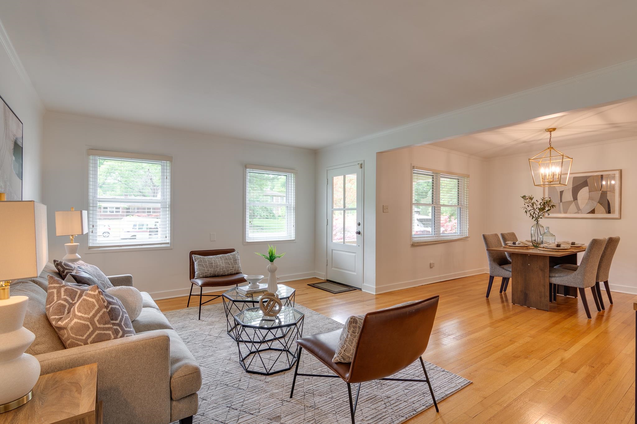 4460 CHARLESWOOD AVE