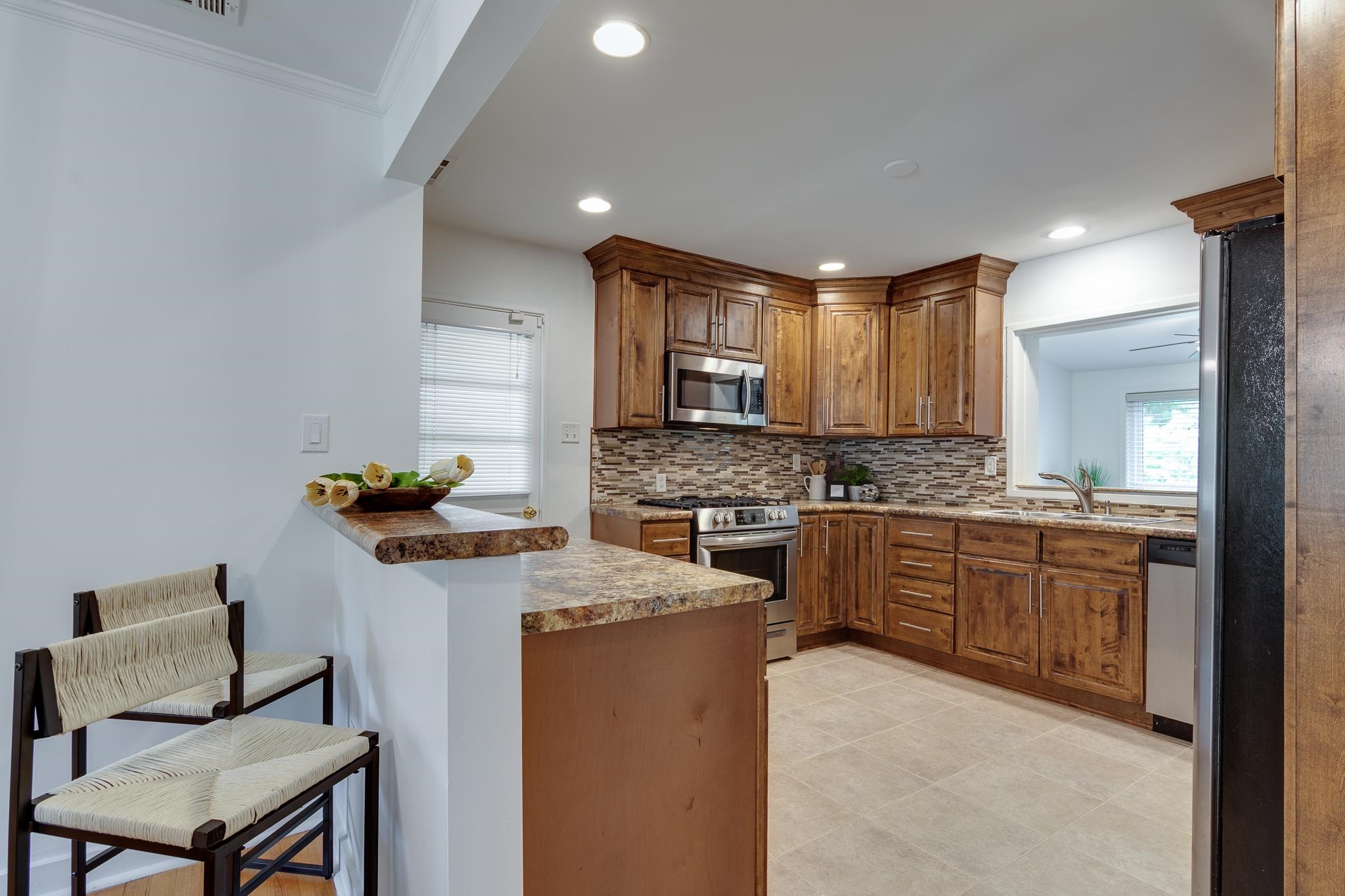 4460 CHARLESWOOD AVE