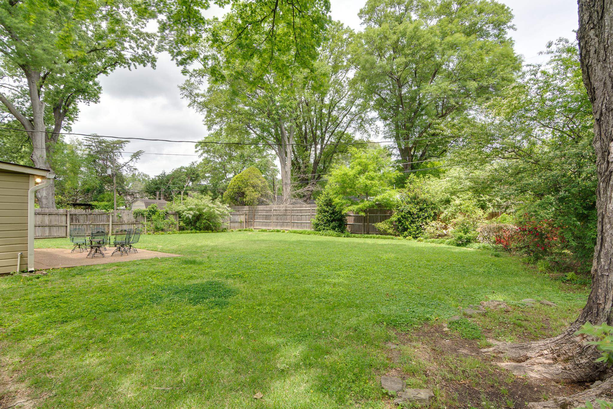 4460 CHARLESWOOD AVE