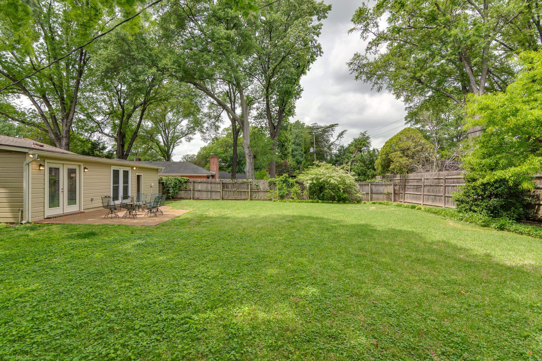 4460 CHARLESWOOD AVE