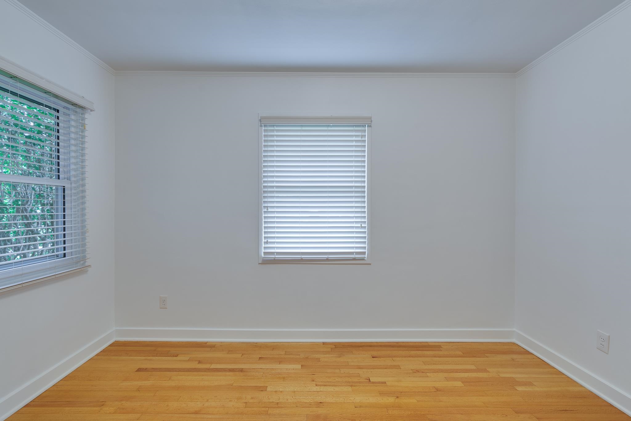 4460 CHARLESWOOD AVE