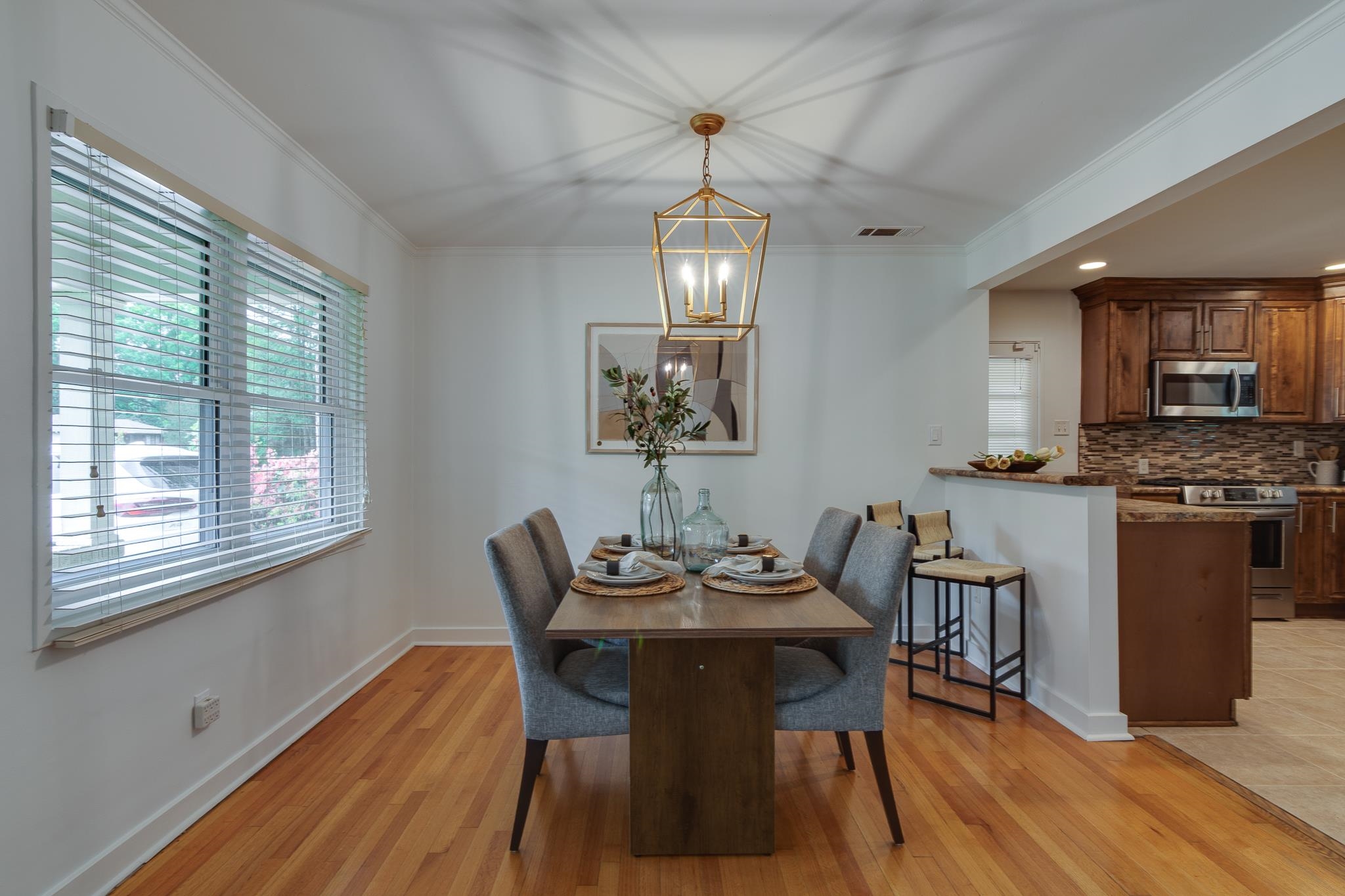 4460 CHARLESWOOD AVE