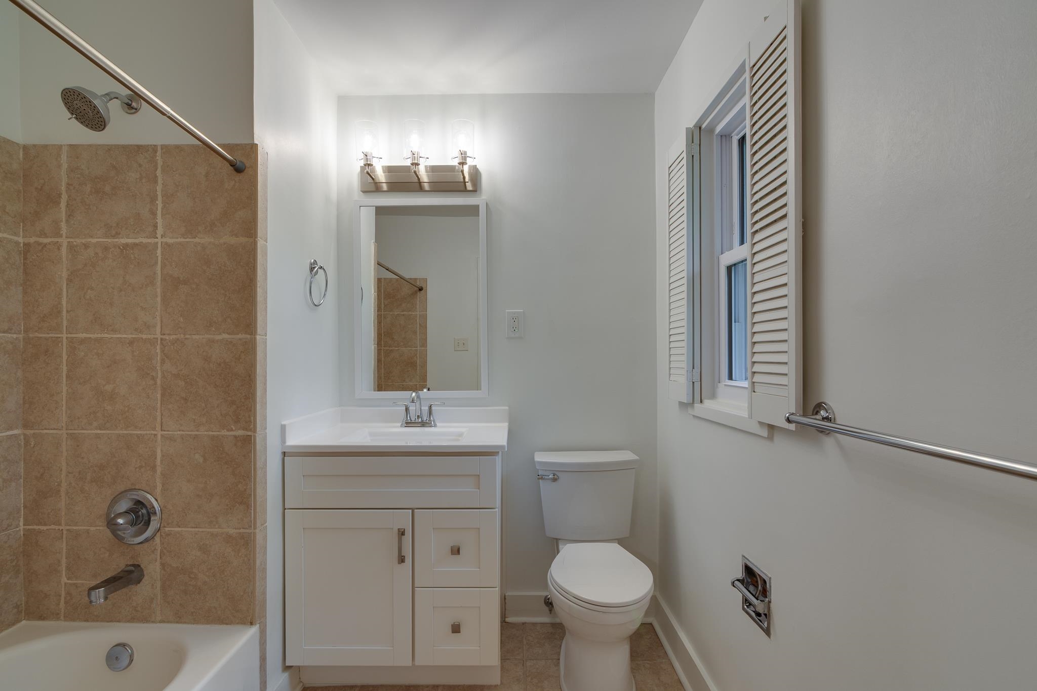 4460 CHARLESWOOD AVE