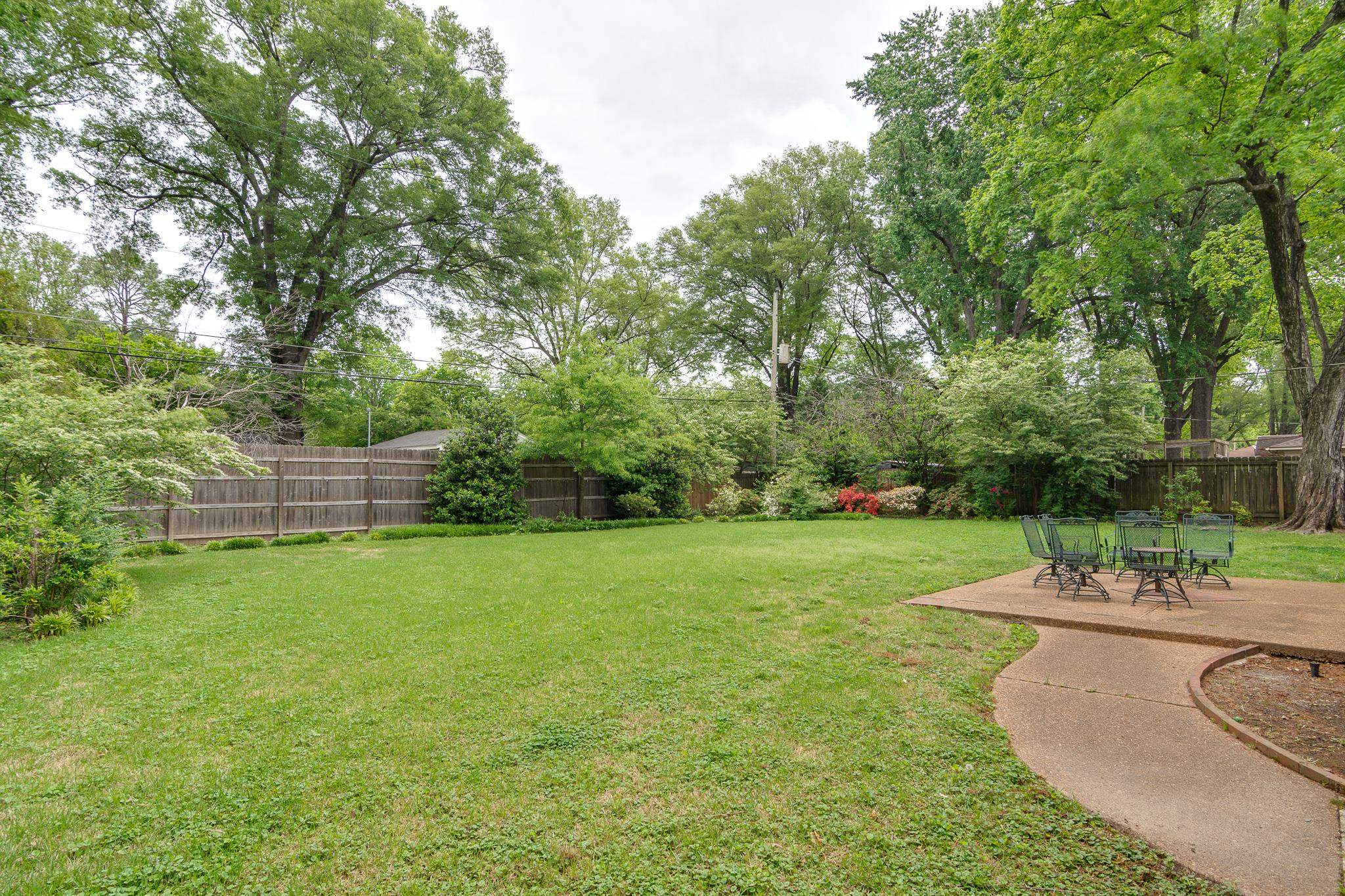 4460 CHARLESWOOD AVE