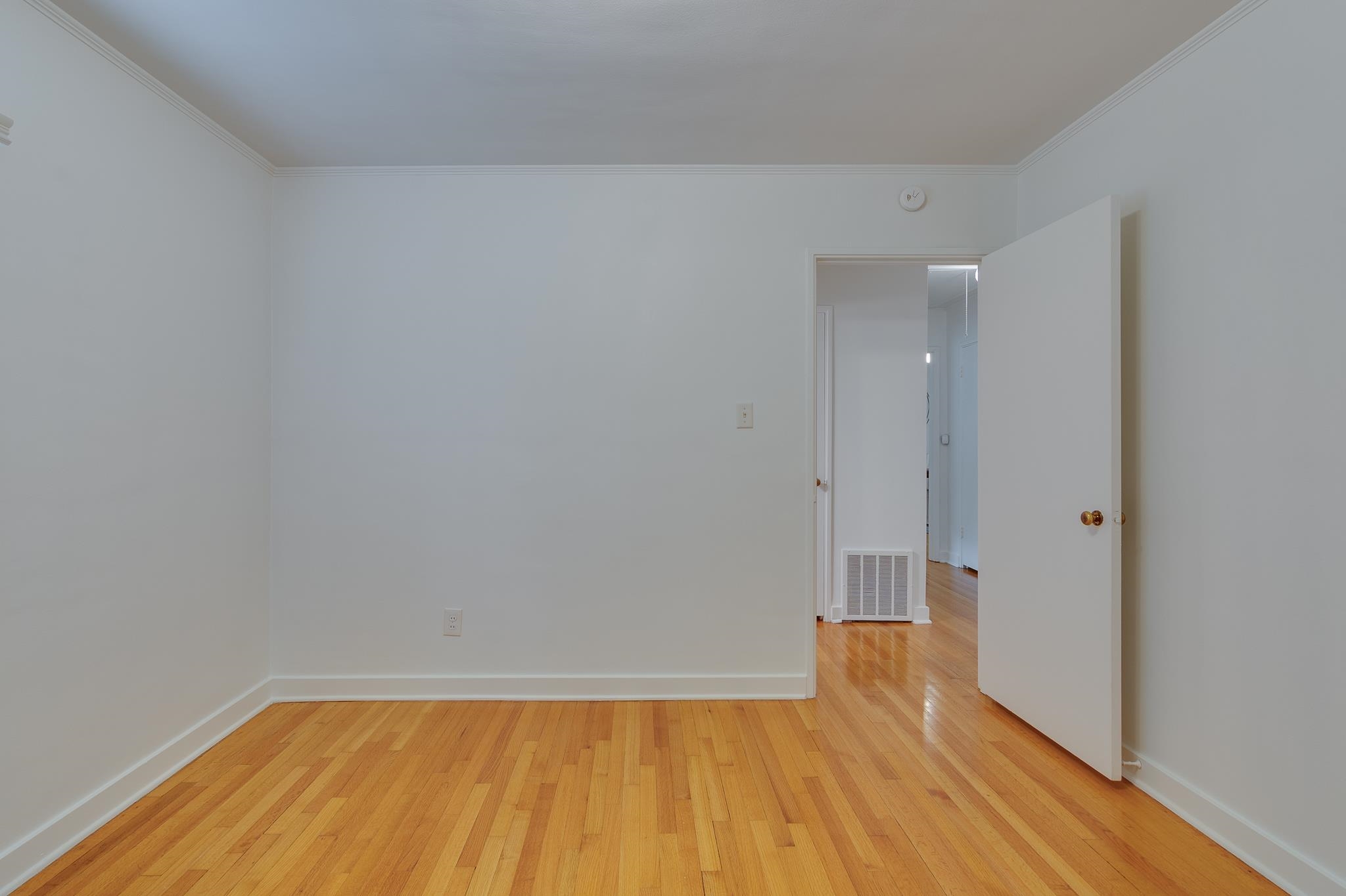 4460 CHARLESWOOD AVE