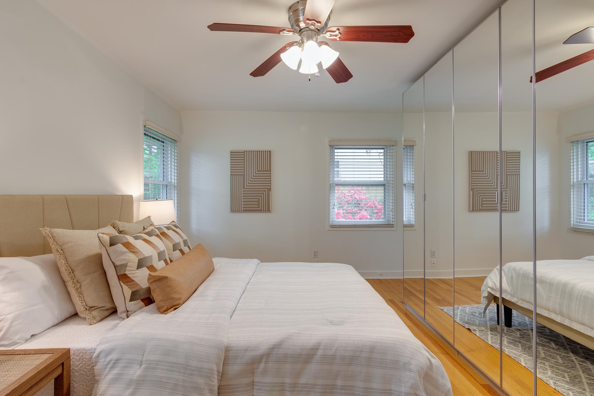 4460 CHARLESWOOD AVE