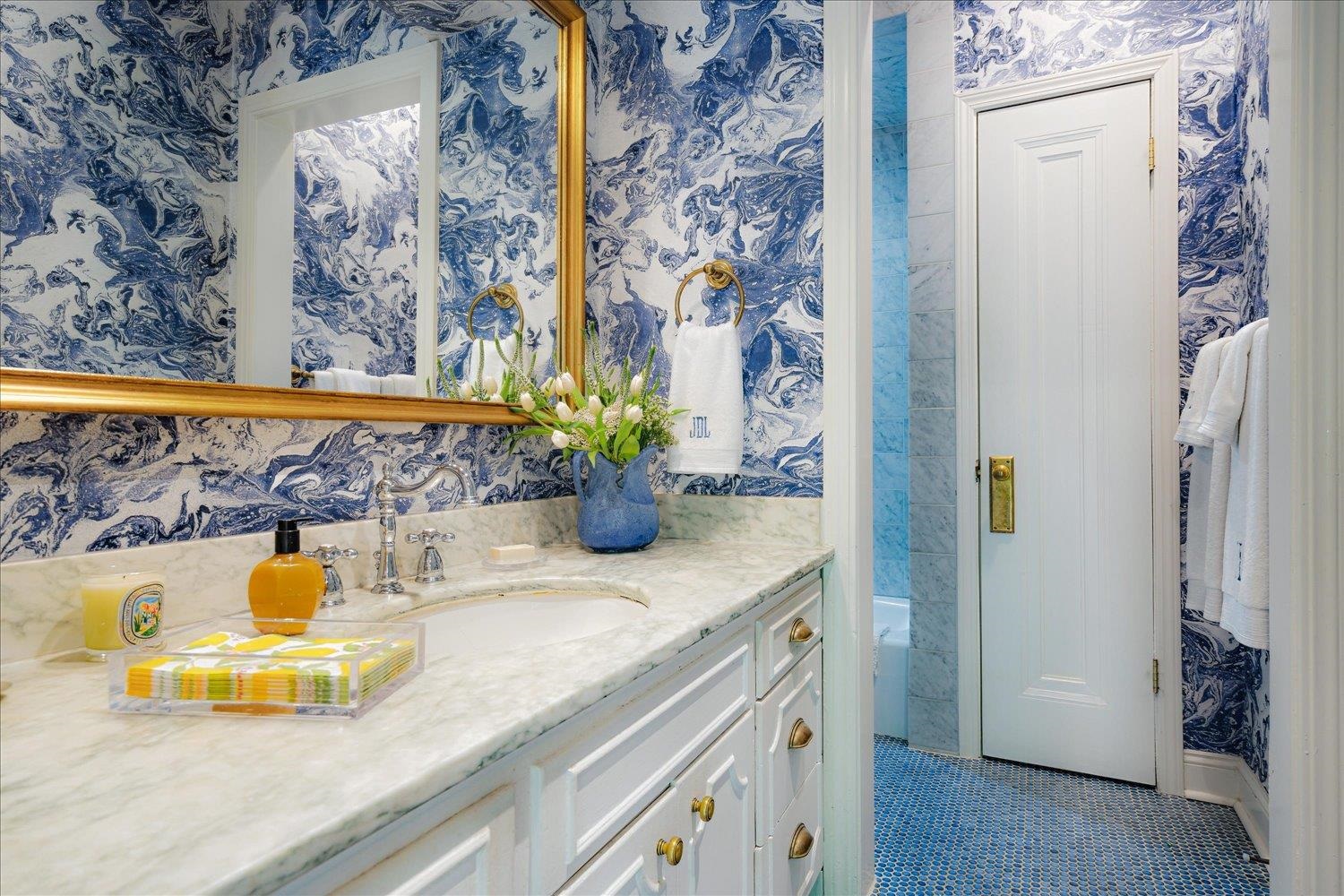 3958 N GALLOWAY DR