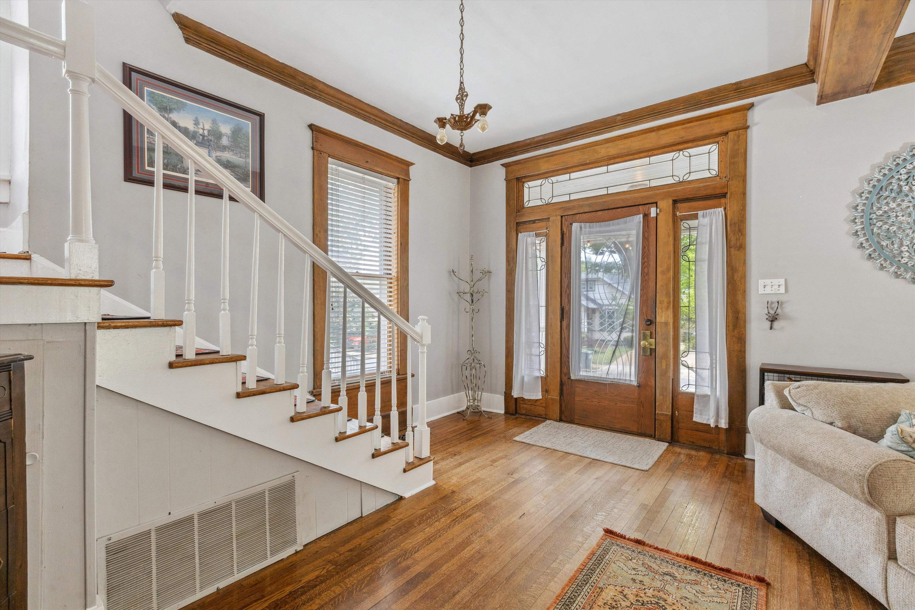 2000 COURTLAND PL