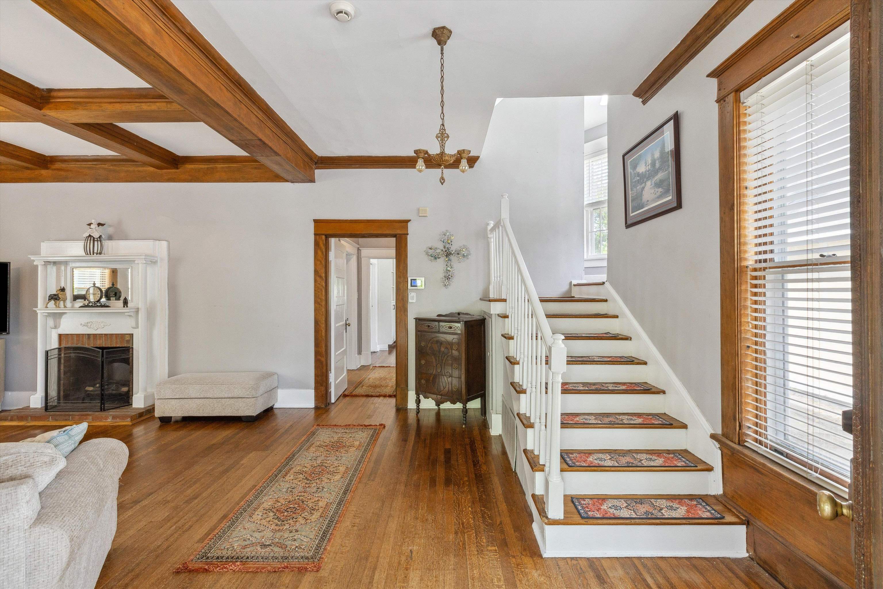 2000 COURTLAND PL