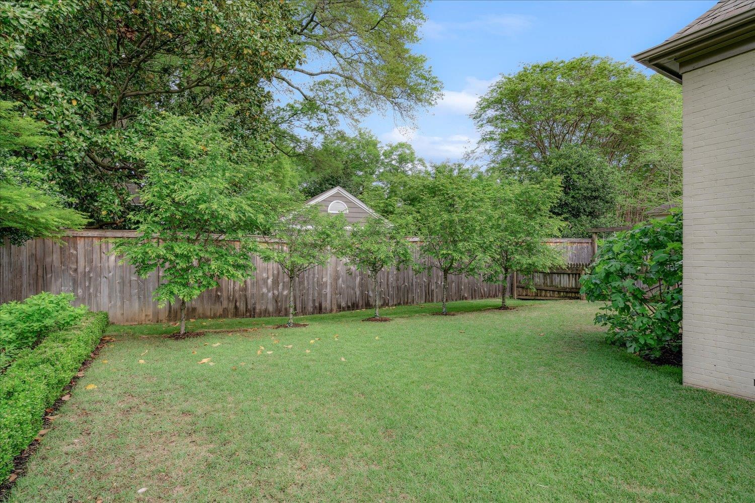 77 W CHICKASAW PKY