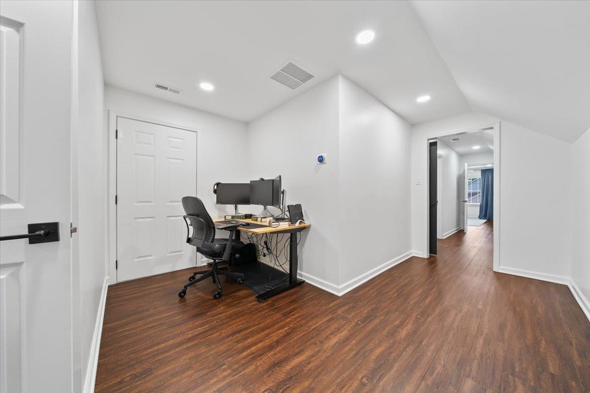 2056 HICKORY CREST DR