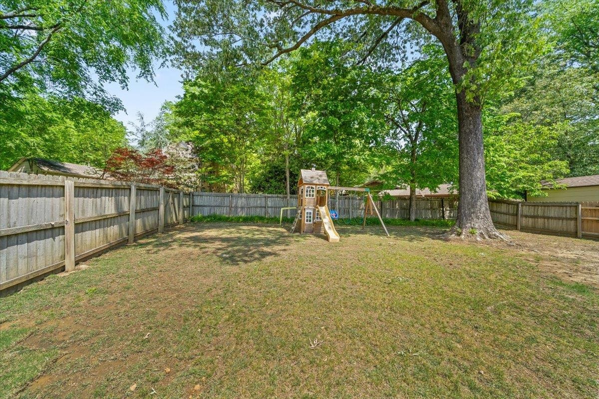 2056 HICKORY CREST DR