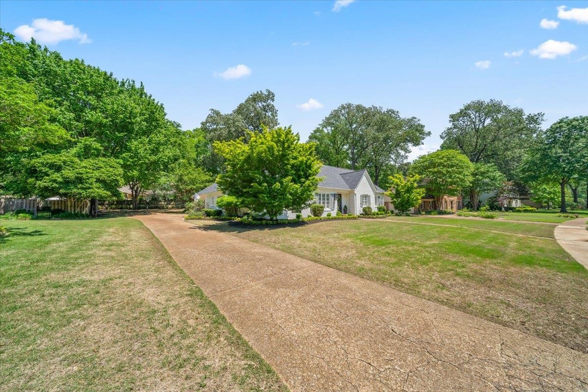 2056 HICKORY CREST DR