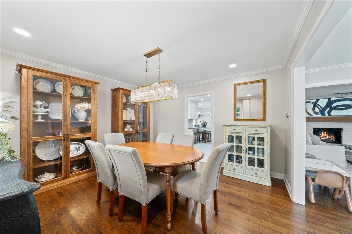 2056 HICKORY CREST DR