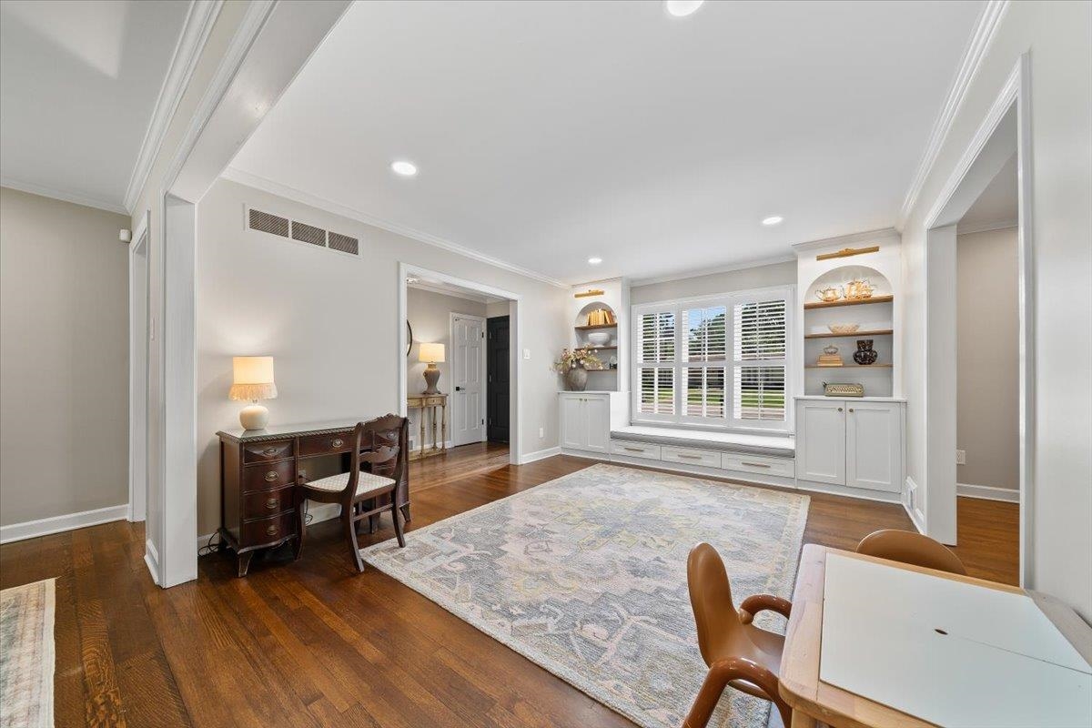 2056 HICKORY CREST DR