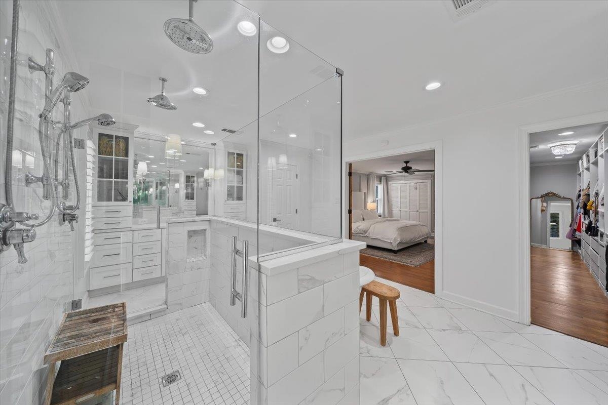 2056 HICKORY CREST DR