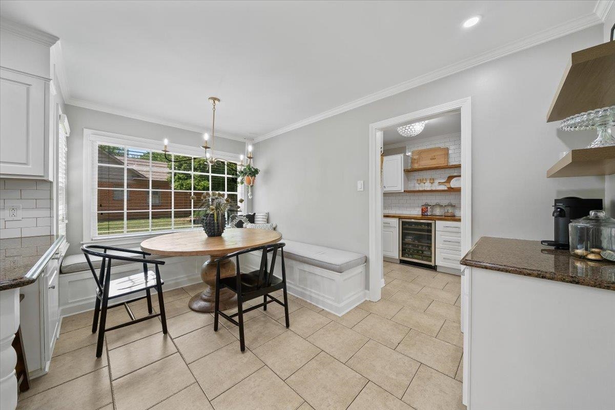 2056 HICKORY CREST DR