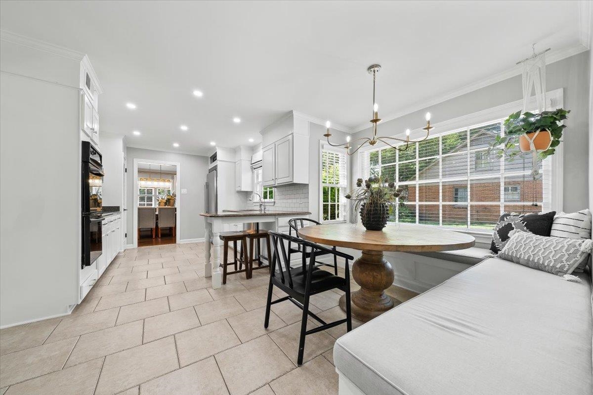 2056 HICKORY CREST DR