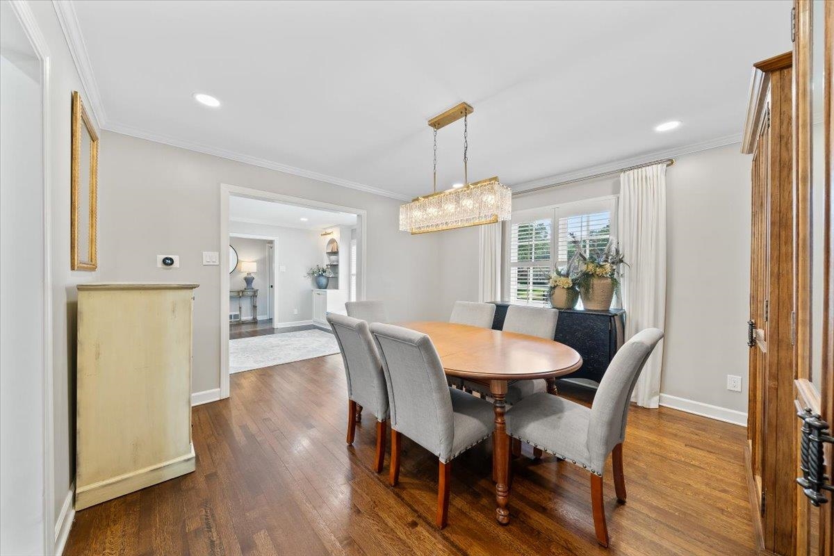 2056 HICKORY CREST DR