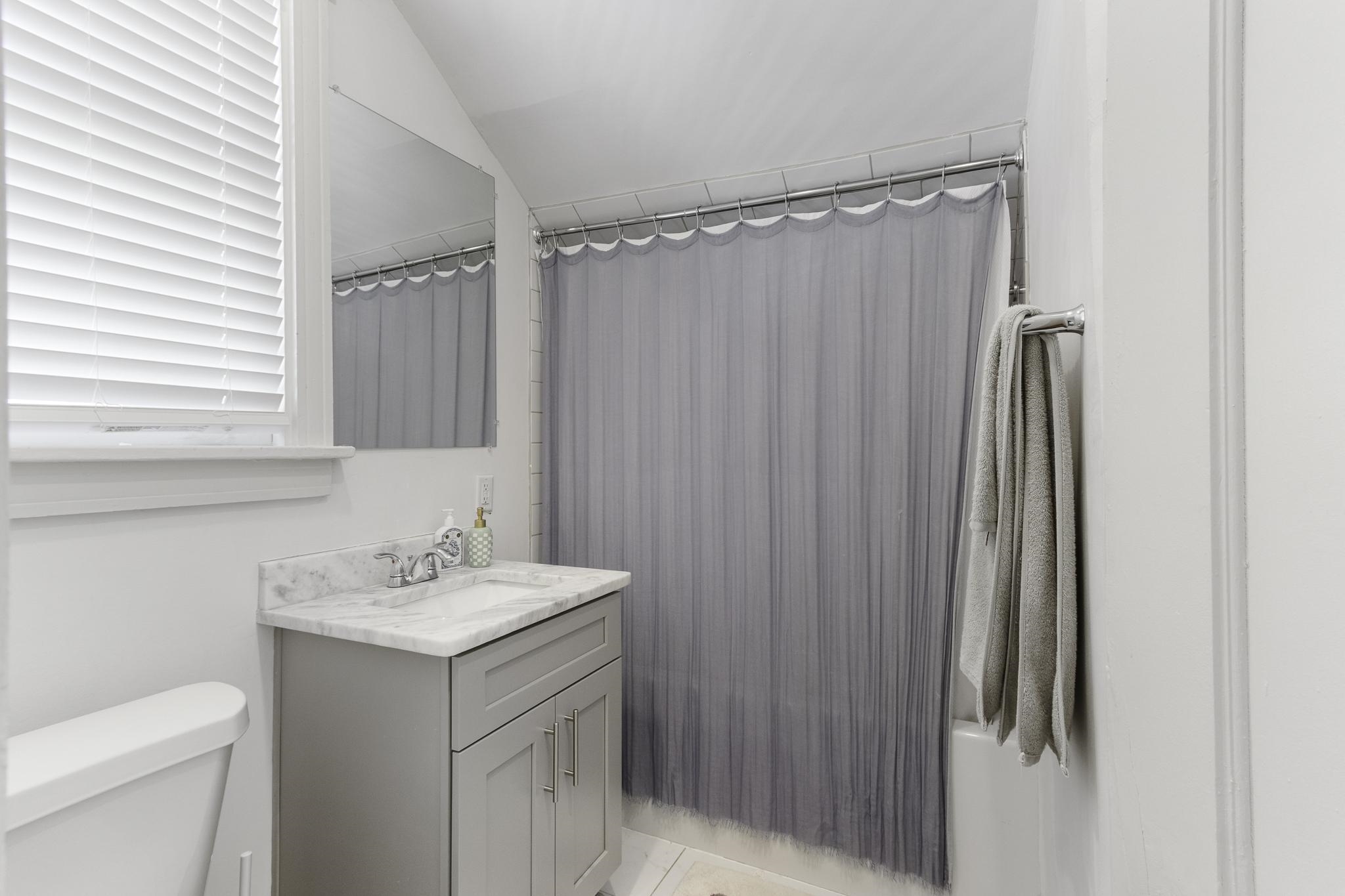 1640 EASTMORELAND AVE