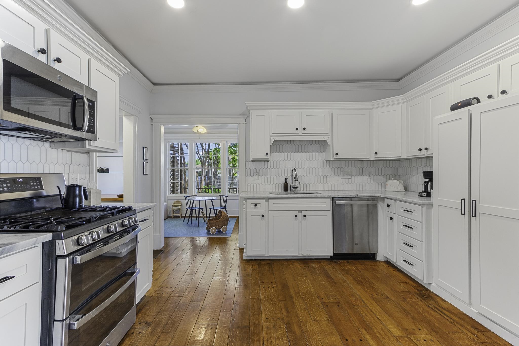 1640 EASTMORELAND AVE