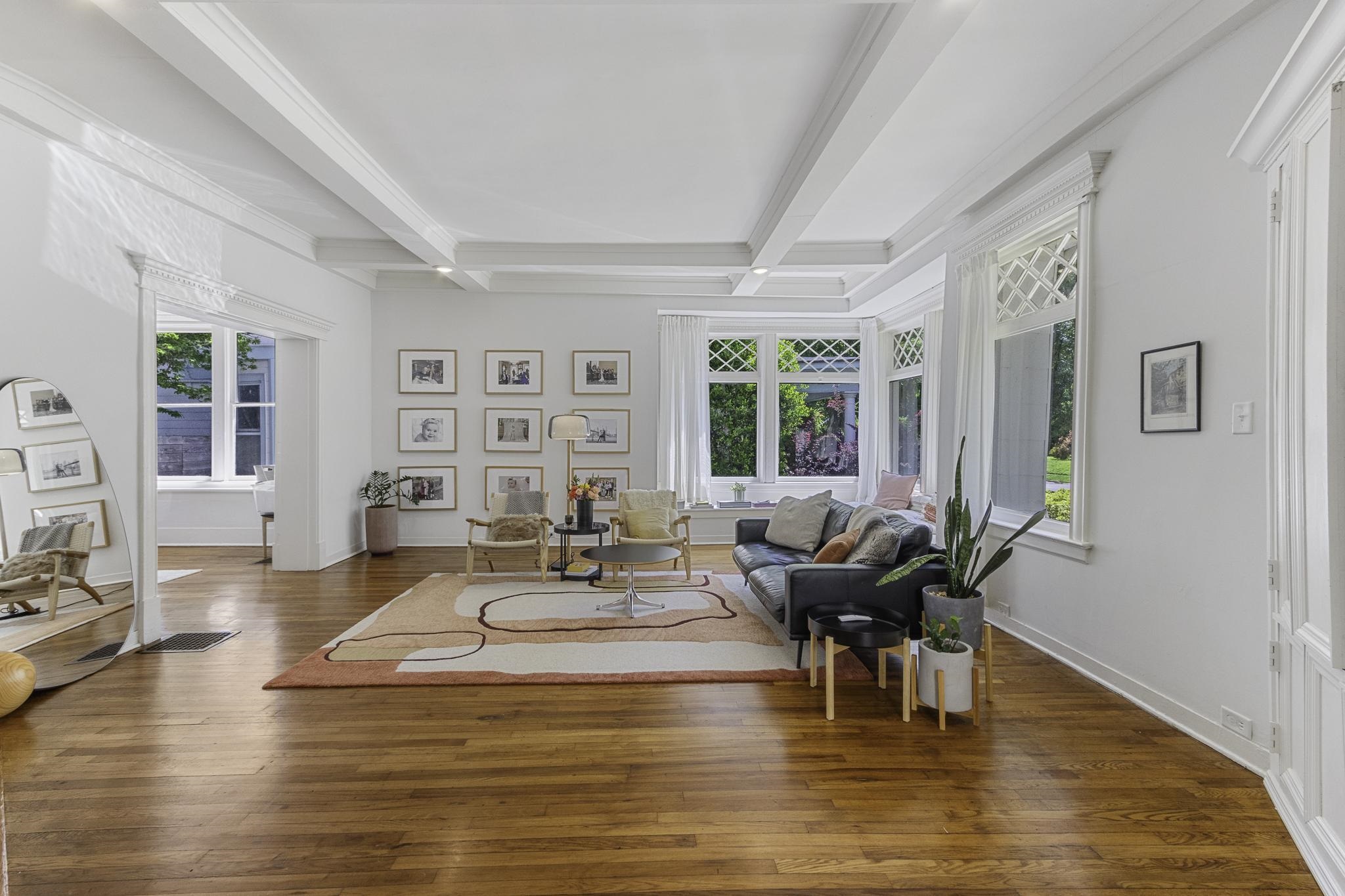 1640 EASTMORELAND AVE