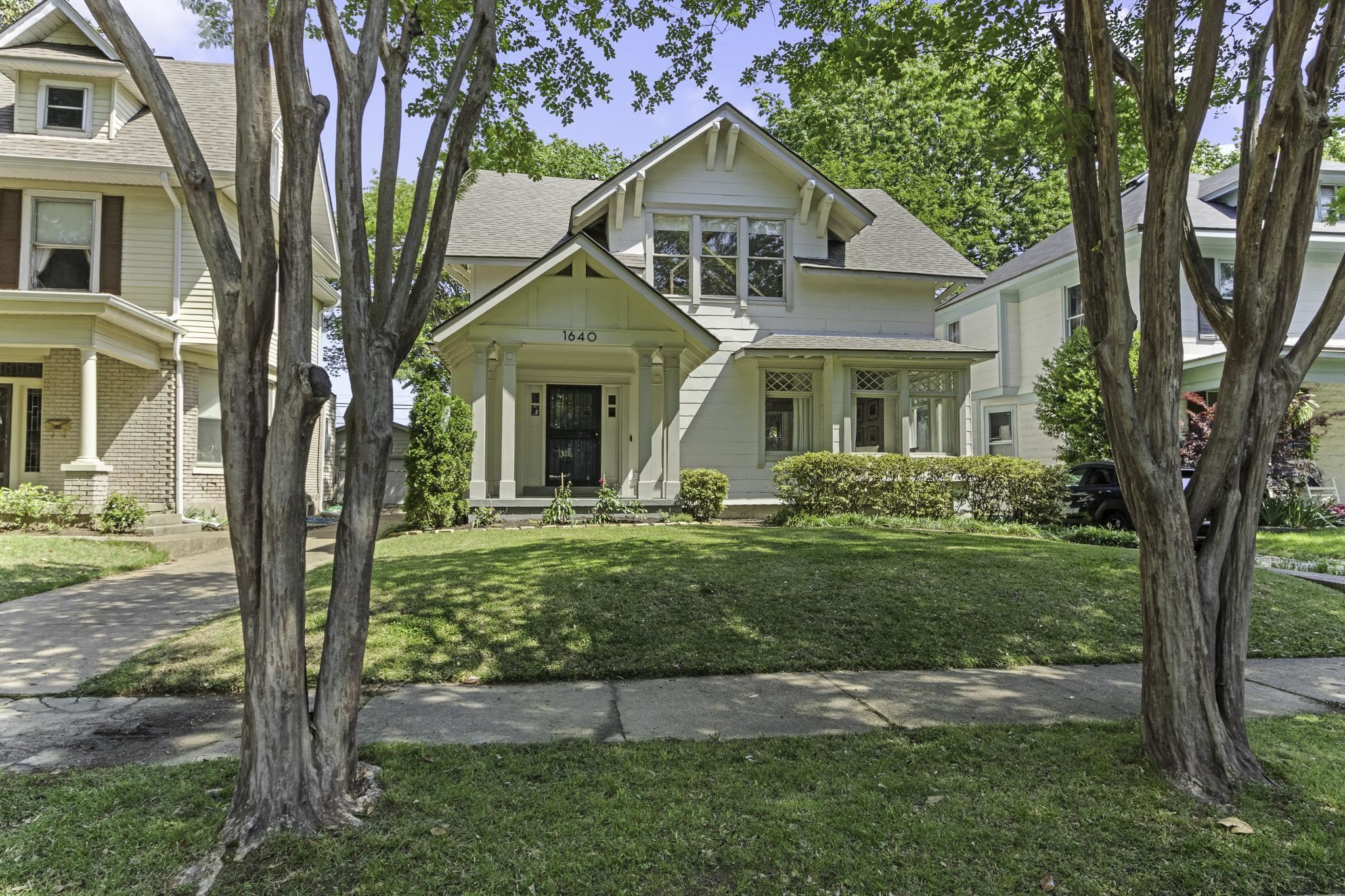 1640 EASTMORELAND AVE