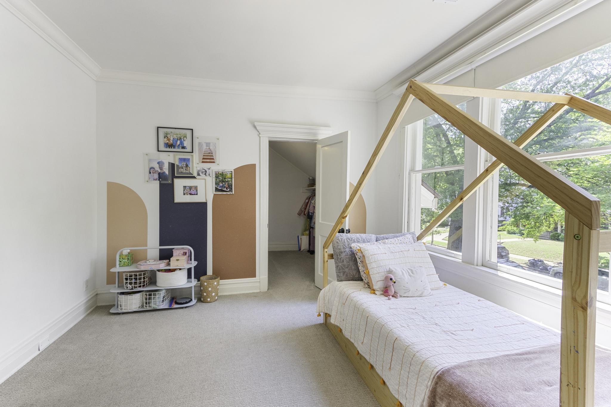 1640 EASTMORELAND AVE