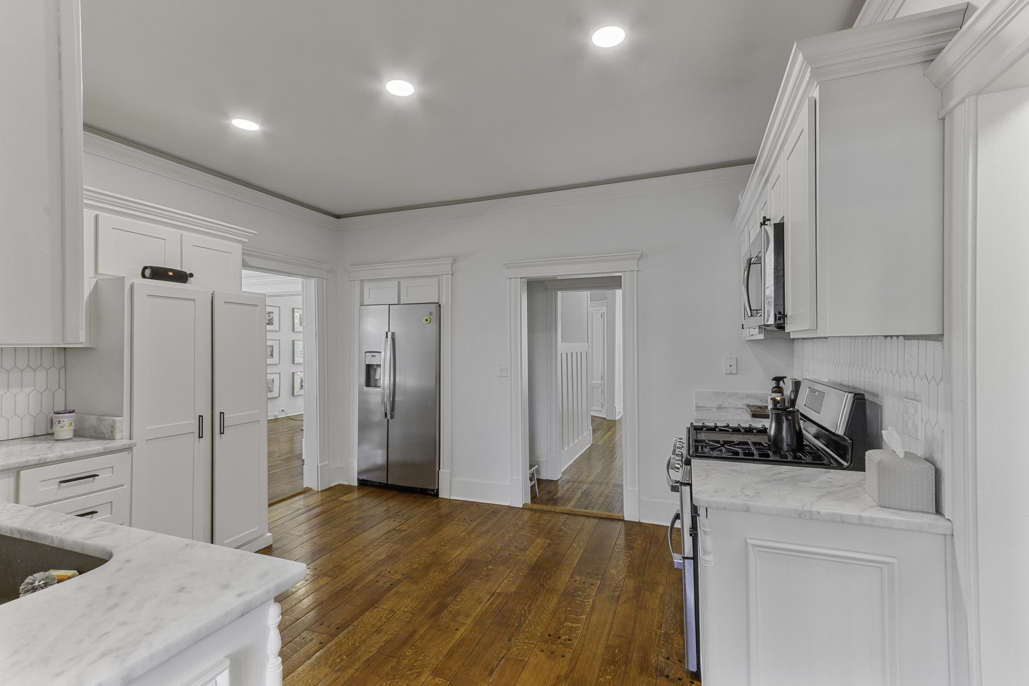 1640 EASTMORELAND AVE