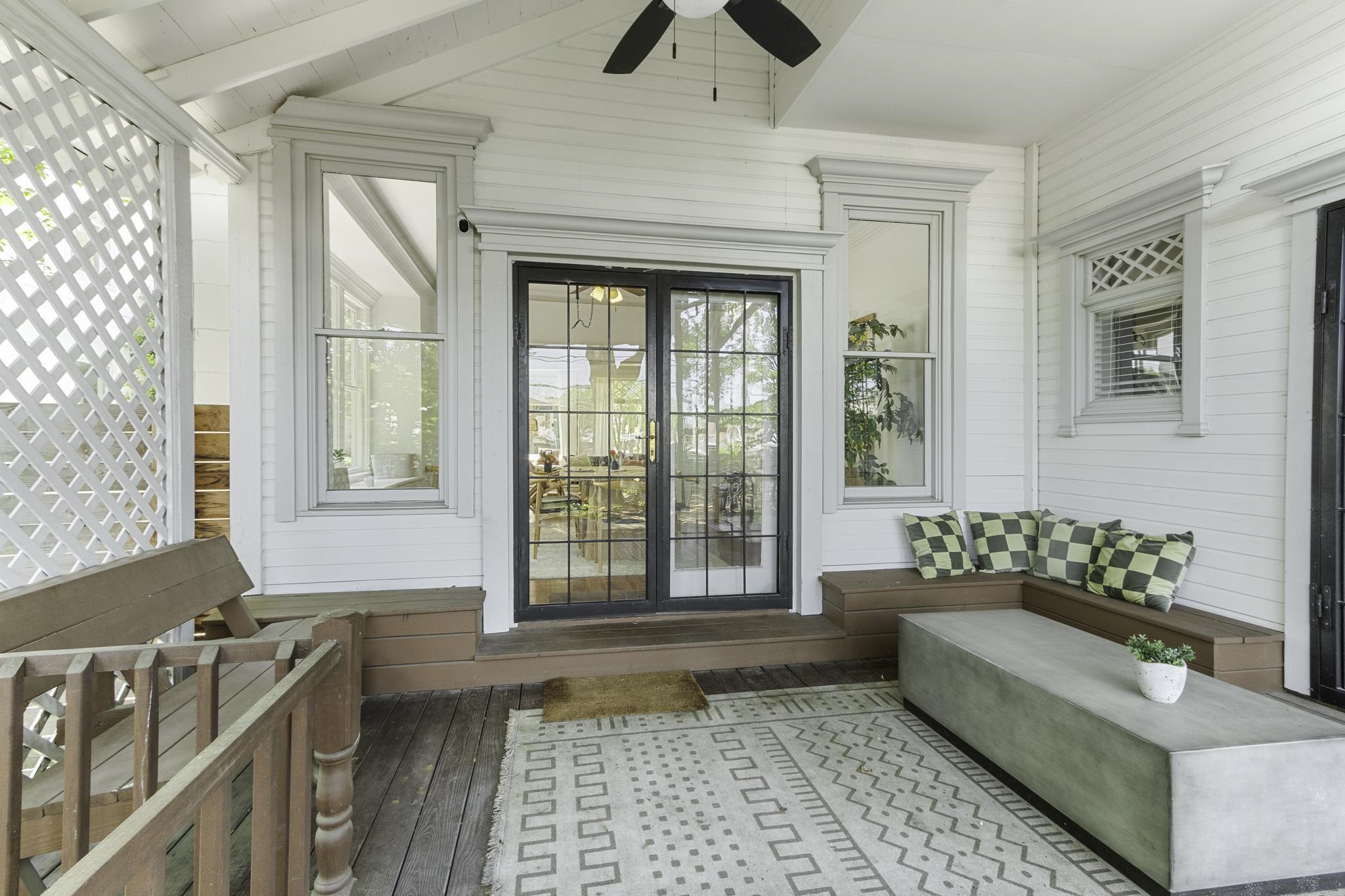 1640 EASTMORELAND AVE