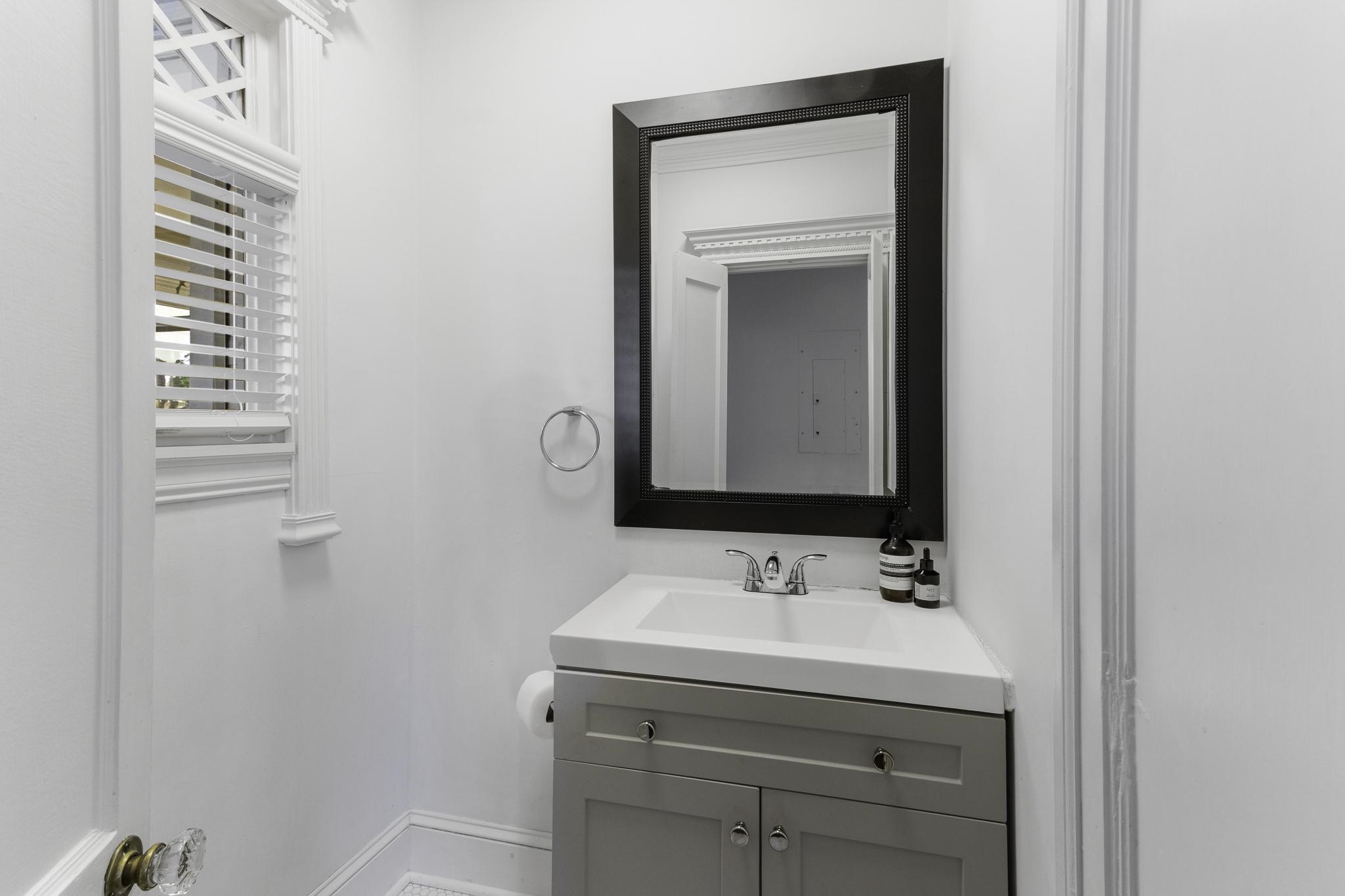 1640 EASTMORELAND AVE