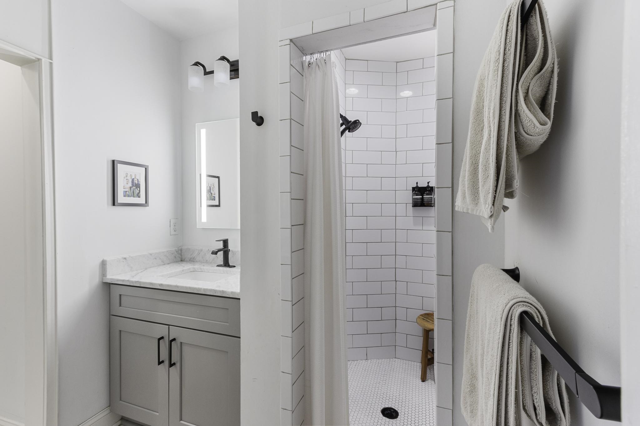 1640 EASTMORELAND AVE