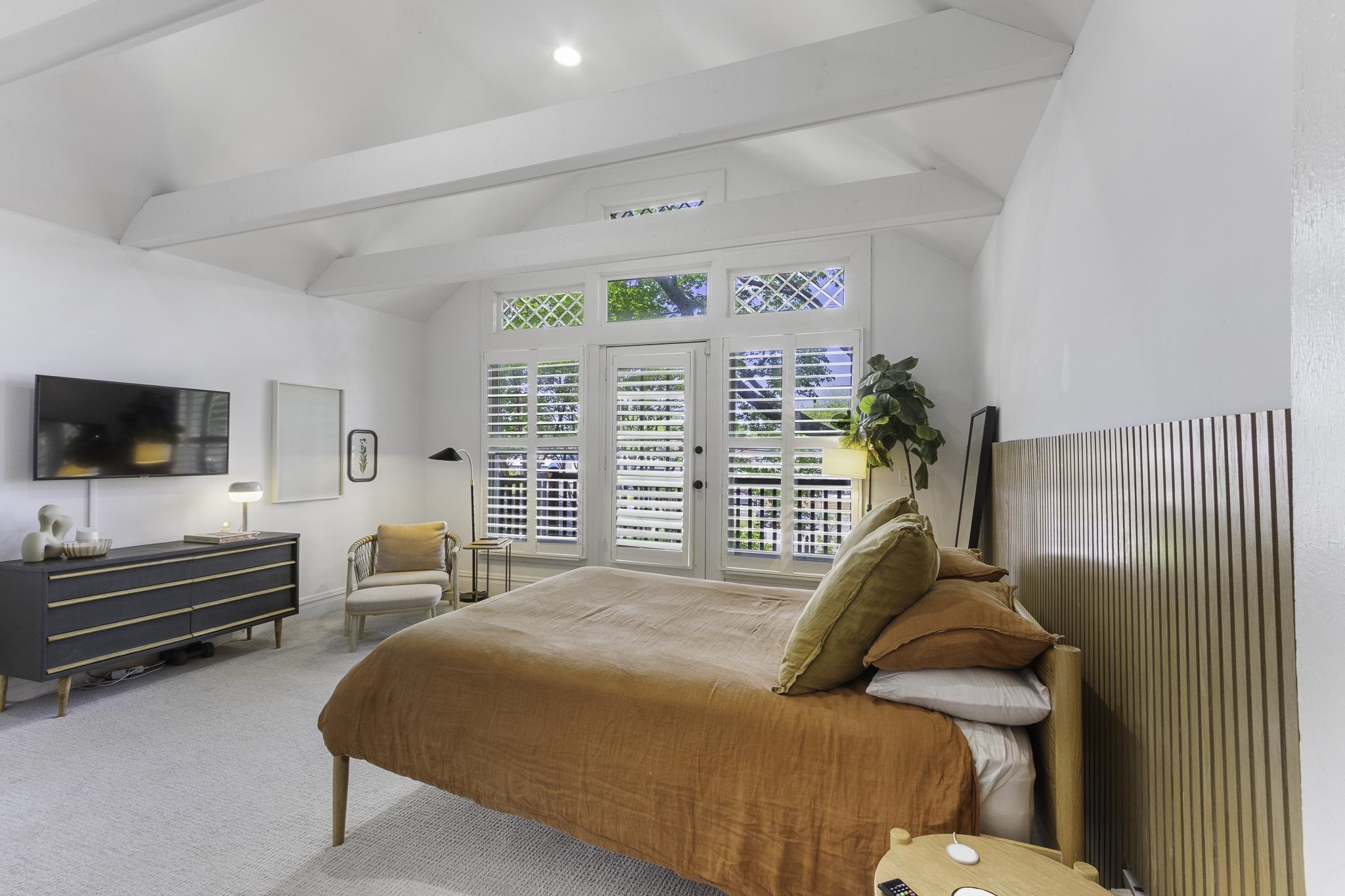 1640 EASTMORELAND AVE