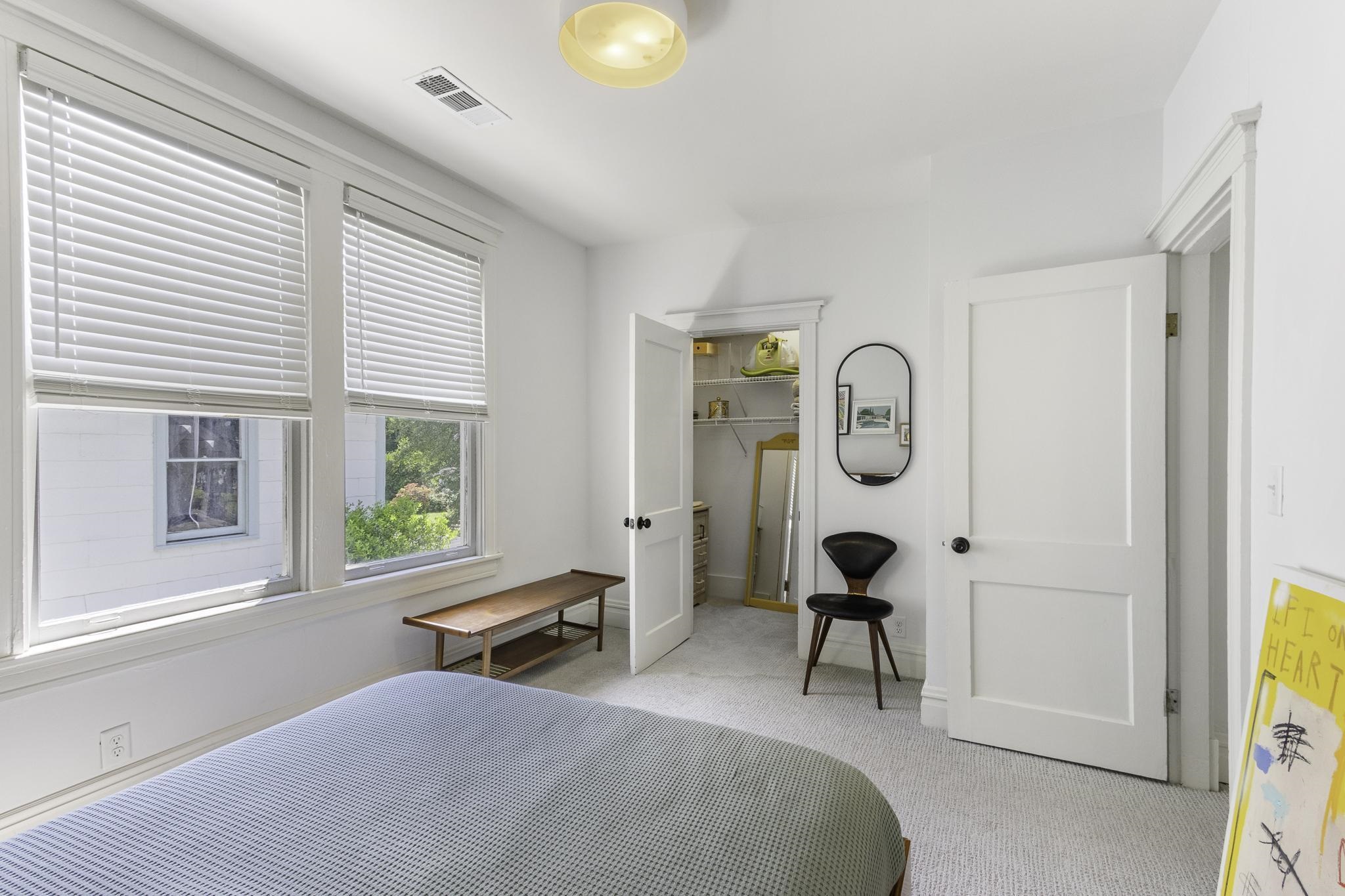 1640 EASTMORELAND AVE