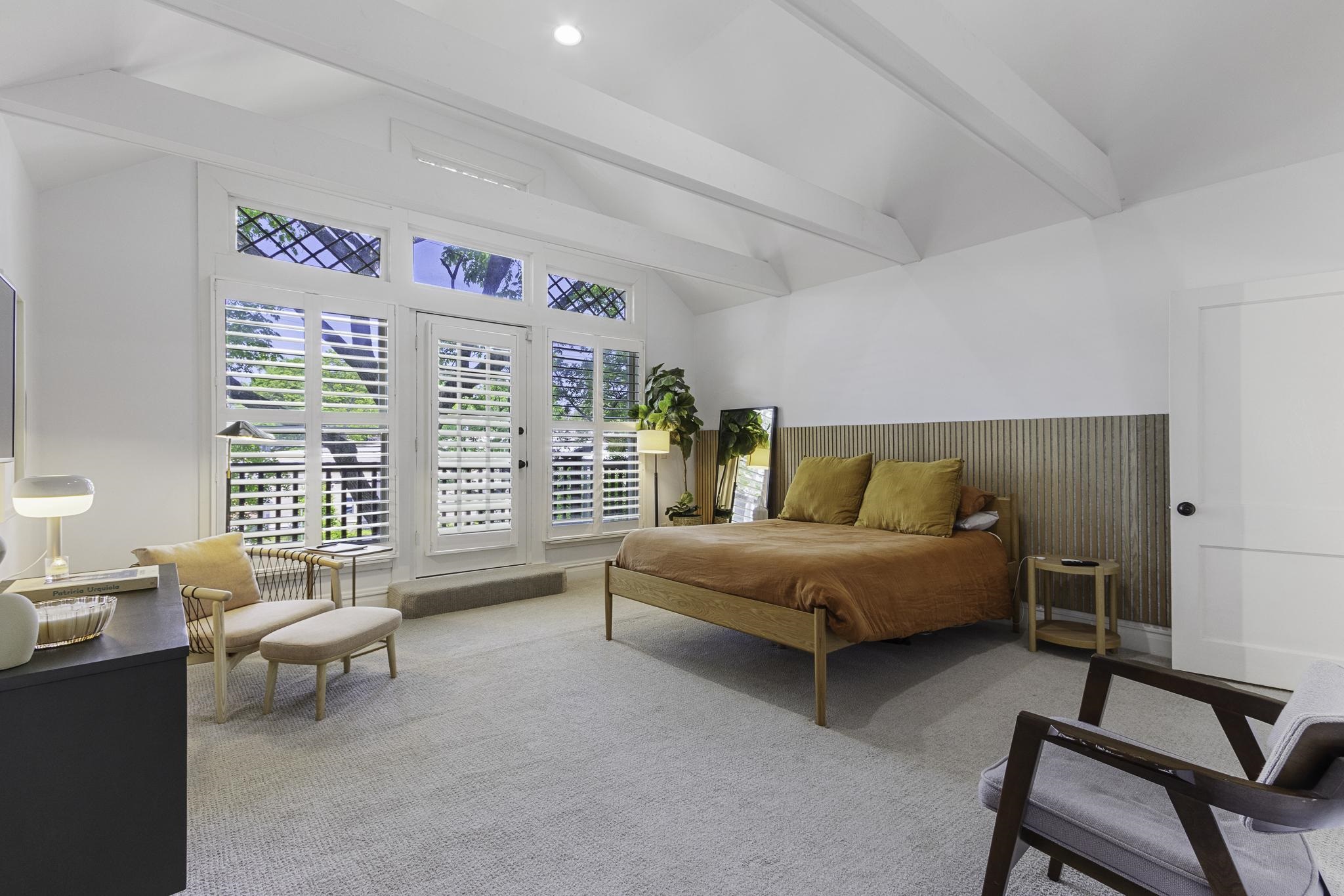 1640 EASTMORELAND AVE