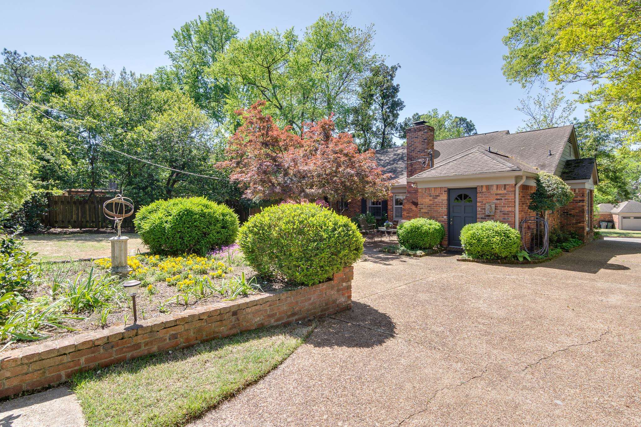884 PARK VALLEY RD