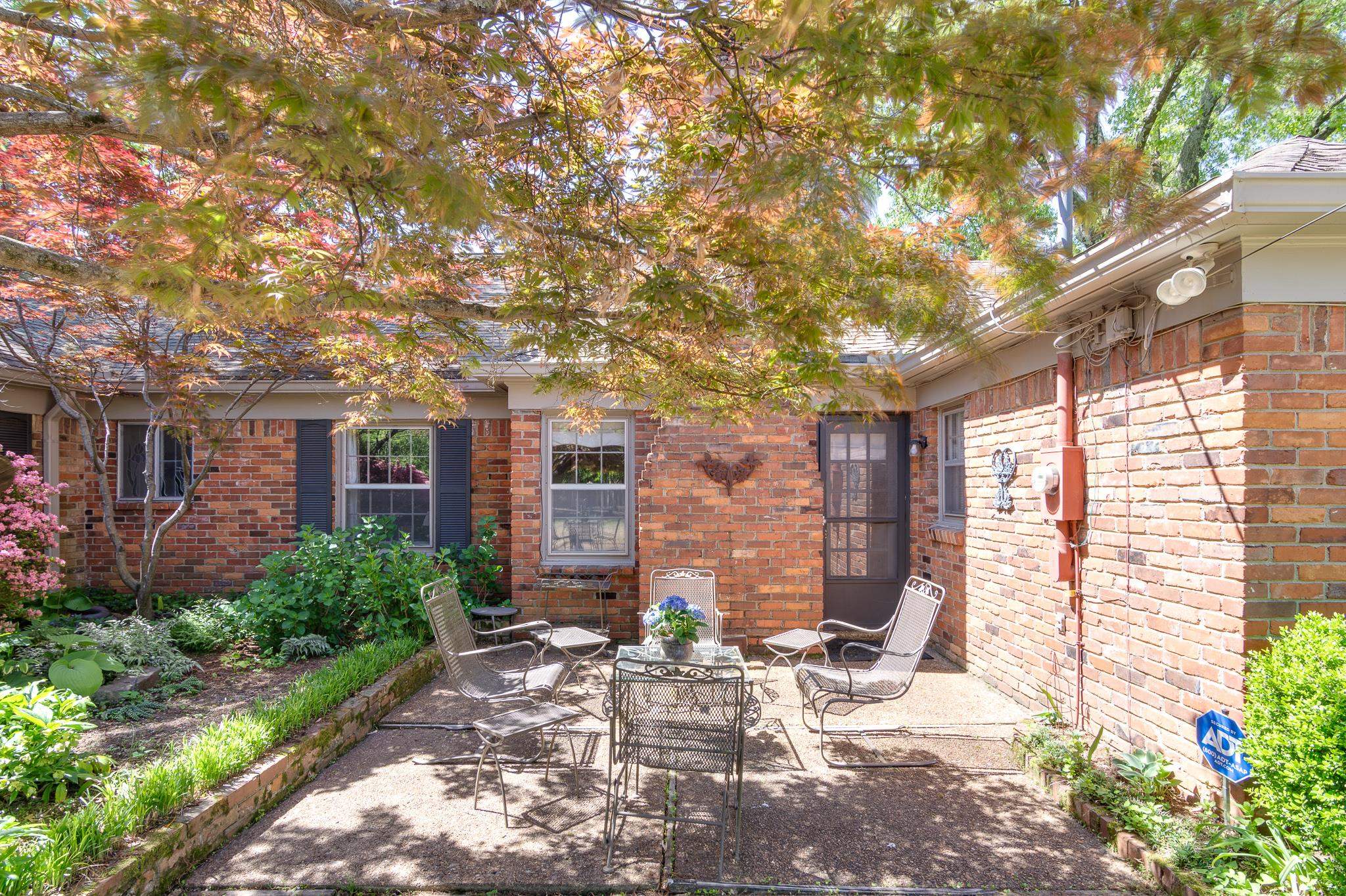 884 PARK VALLEY RD