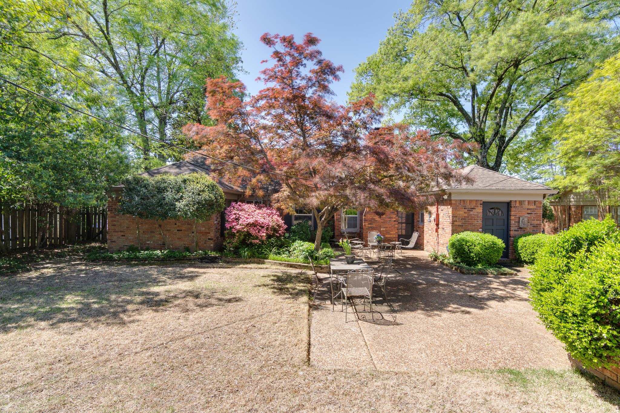 884 PARK VALLEY RD